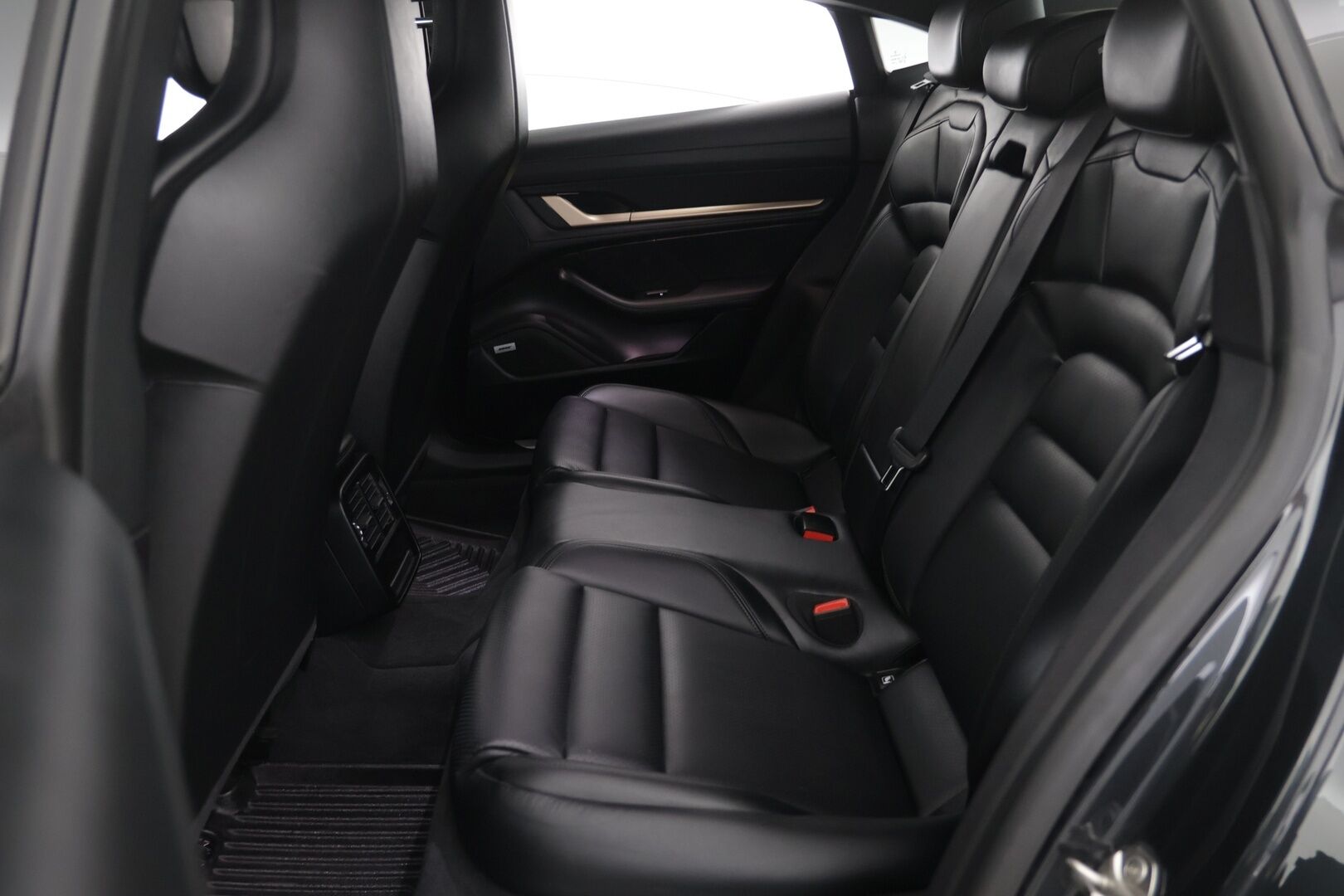 Porsche Taycan 2020 4S - | PASM | InnoDrive | ILP | Passenger Display | 14-säätöiset muistinahat | Bose | Sport Chrono |