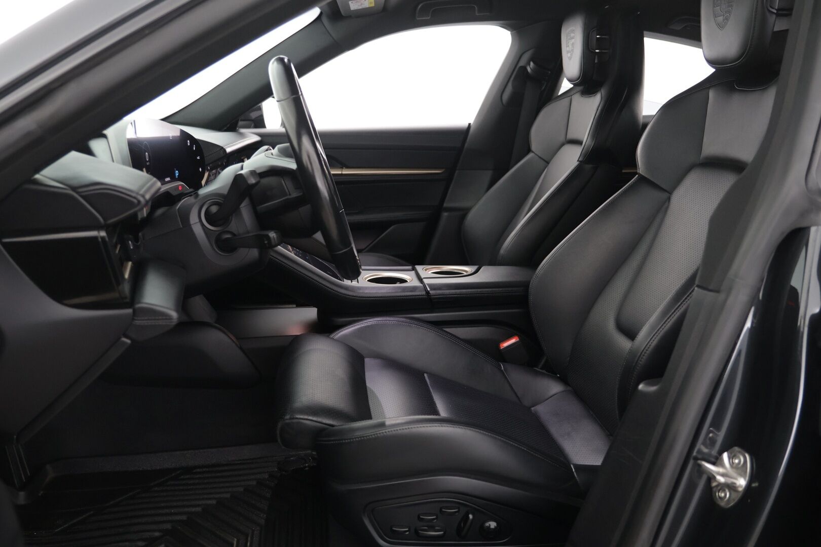 Porsche Taycan 2020 4S - | PASM | InnoDrive | ILP | Passenger Display | 14-säätöiset muistinahat | Bose | Sport Chrono |