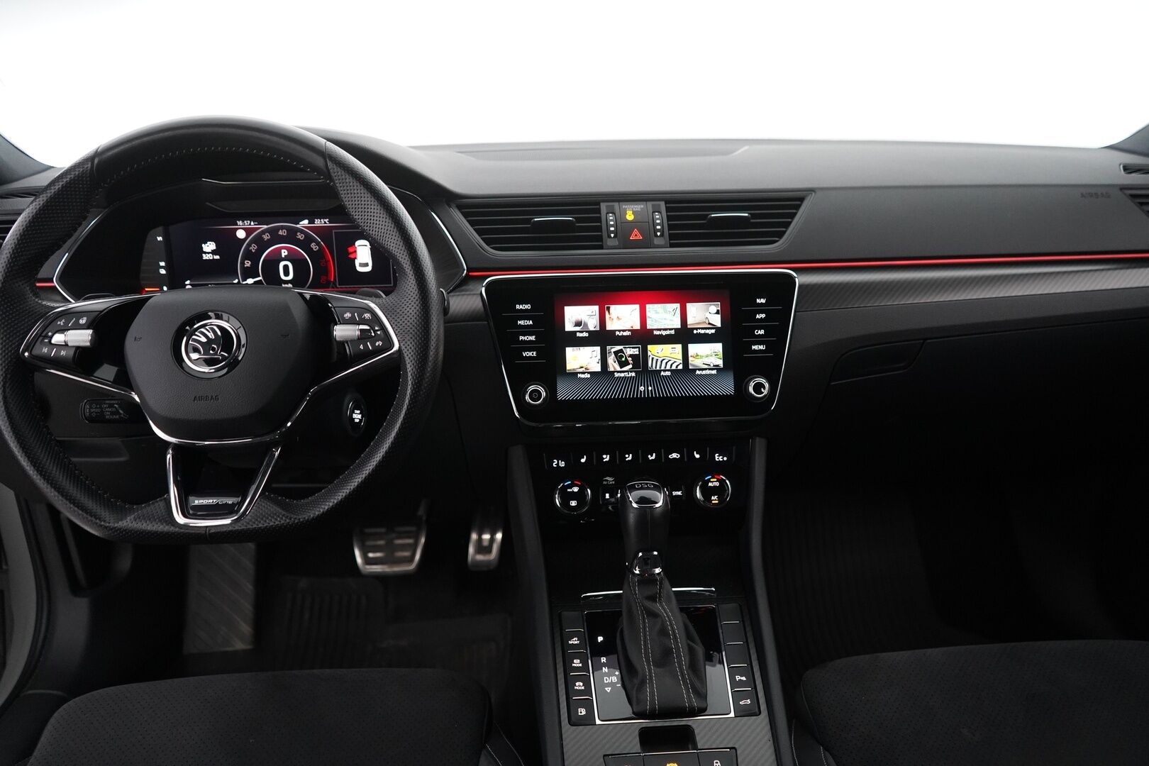 Skoda Superb 2021 Combi 1,4 TSI PHEV SportLine iV DSG ** ACC / Webasto / Canton / Koukku** - Skoda Crystal Lighting / Muistipenkki / Nahka-alcantara / Sport Line*