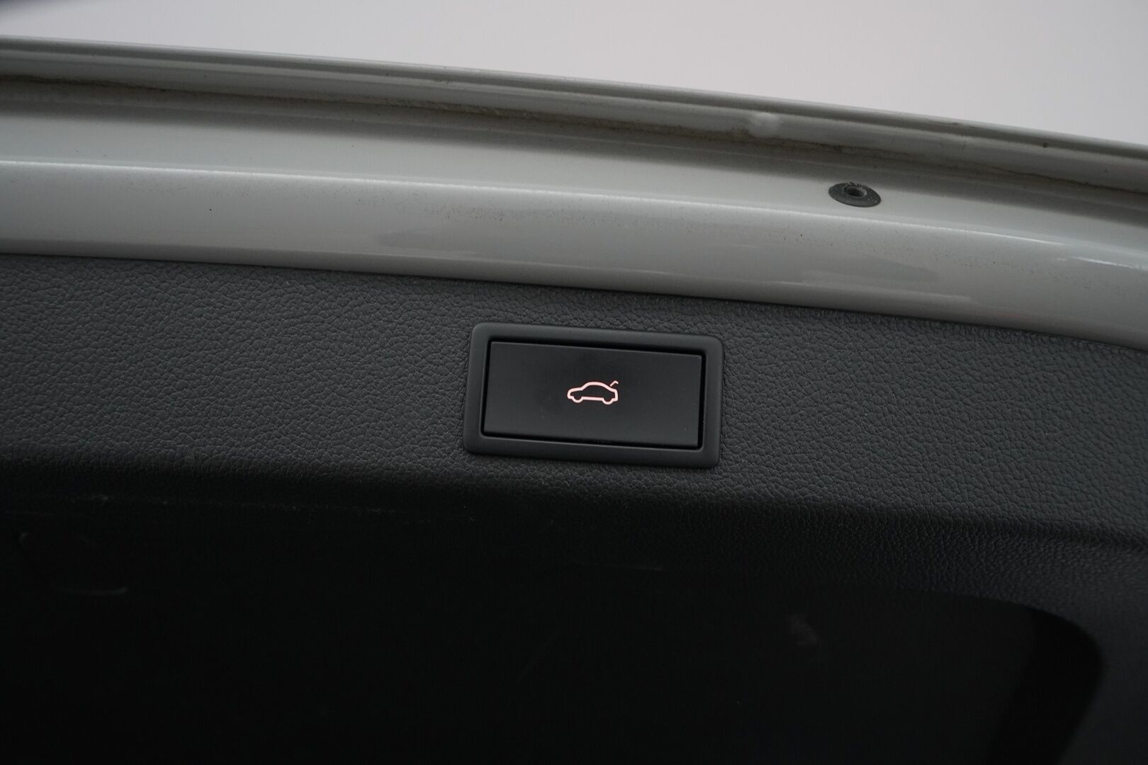 Skoda Superb 2021 Combi 1,4 TSI PHEV SportLine iV DSG ** ACC / Webasto / Canton / Koukku** - Skoda Crystal Lighting / Muistipenkki / Nahka-alcantara / Sport Line*