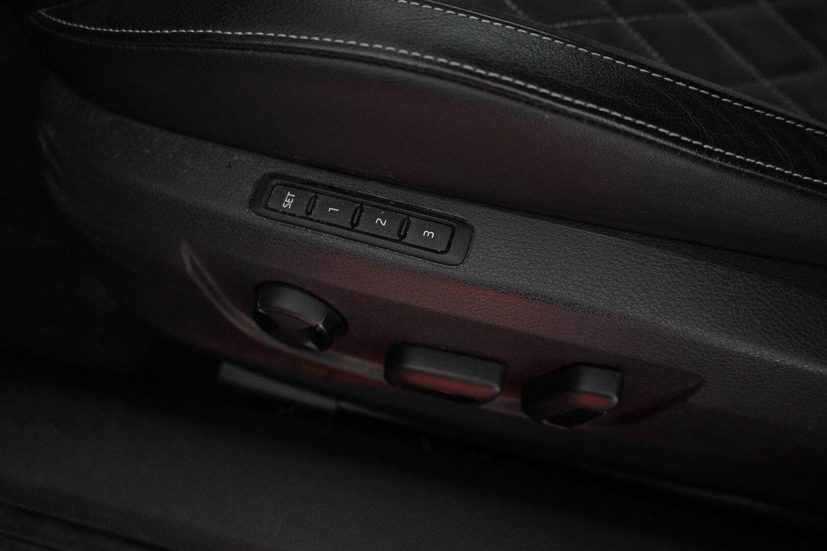 Skoda Superb 2021 Combi 1,4 TSI PHEV SportLine iV DSG ** ACC / Webasto / Canton / Koukku** - Skoda Crystal Lighting / Muistipenkki / Nahka-alcantara / Sport Line*