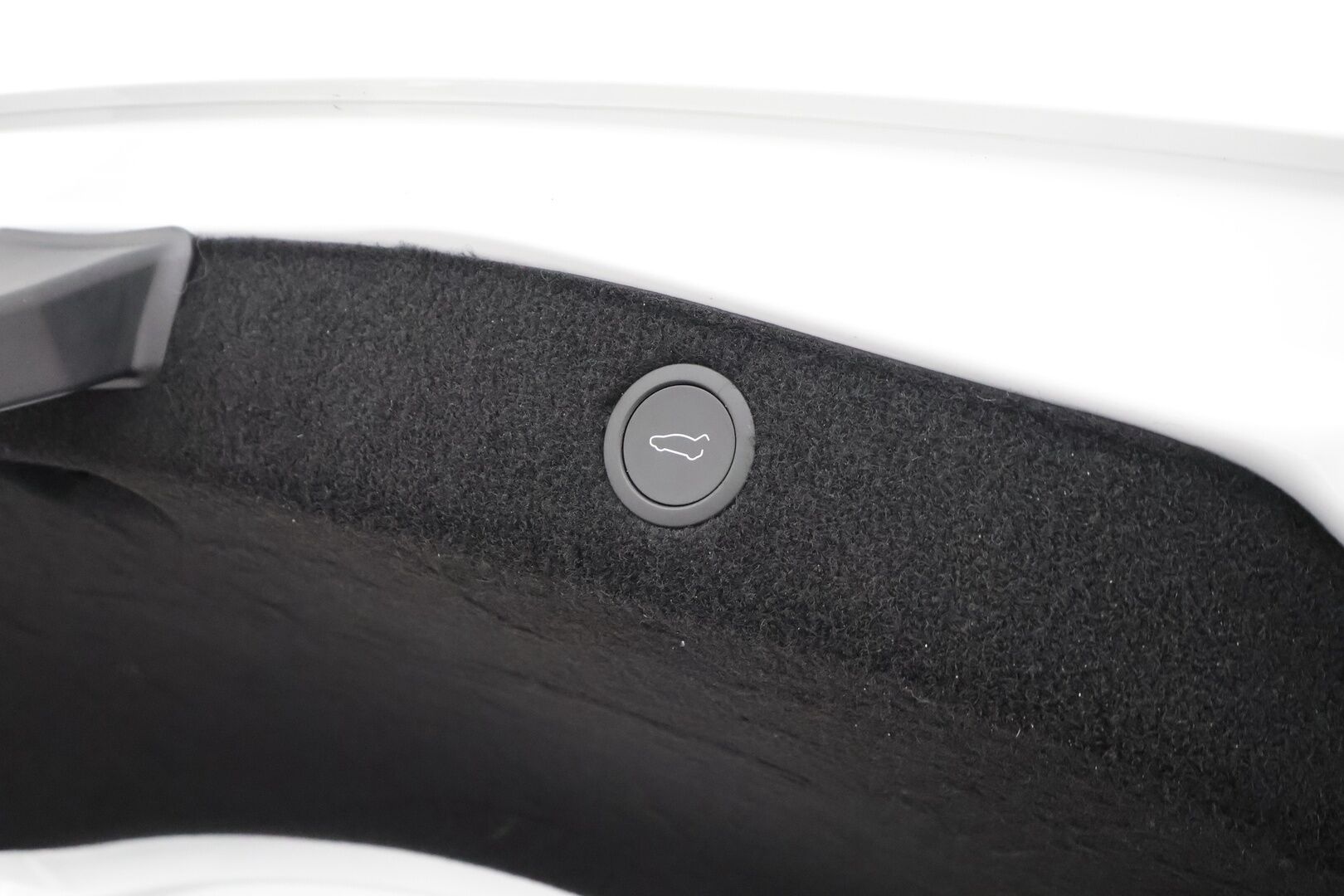 Tesla Model 3 2024 Standard Range Plus * Koukku / Lasikatto / Matrix LED / Viihdenäyttö / Nahat / ILP / P.kamera / Facelift * - Suomi-auto / Kahdet renkaat aluvanteilla