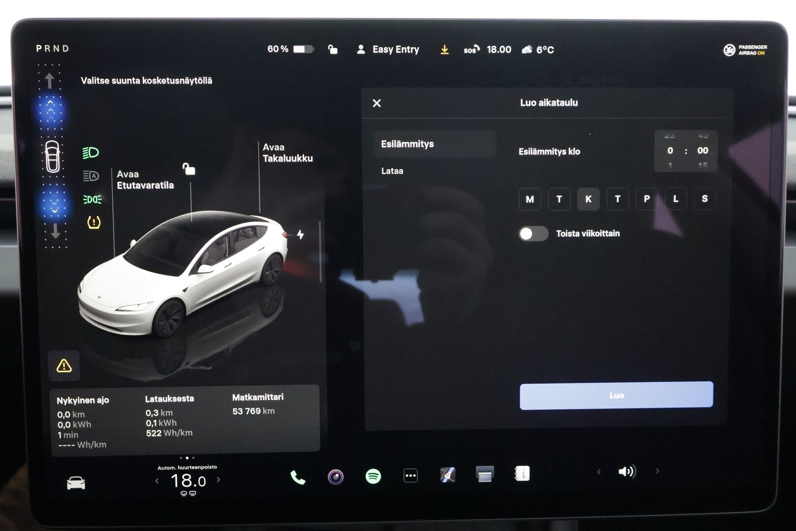 Tesla Model 3 2024 Standard Range Plus * Koukku / Lasikatto / Matrix LED / Viihdenäyttö / Nahat / ILP / P.kamera / Facelift * - Suomi-auto / Kahdet renkaat aluvanteilla