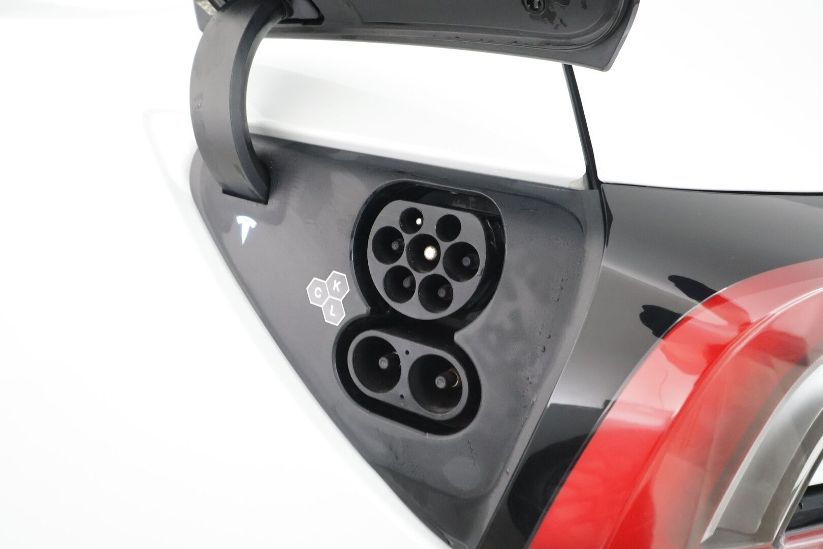 Tesla Model 3 2024 Standard Range Plus * Koukku / Lasikatto / Matrix LED / Viihdenäyttö / Nahat / ILP / P.kamera / Facelift * - Suomi-auto / Kahdet renkaat aluvanteilla