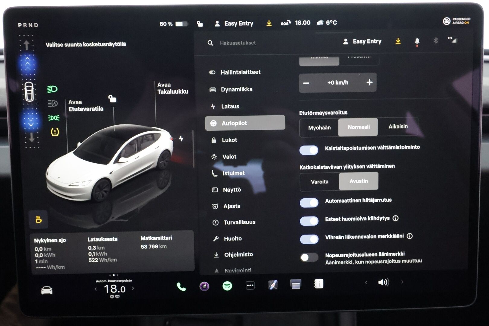 Tesla Model 3 2024 Standard Range Plus * Koukku / Lasikatto / Matrix LED / Viihdenäyttö / Nahat / ILP / P.kamera / Facelift * - Suomi-auto / Kahdet renkaat aluvanteilla