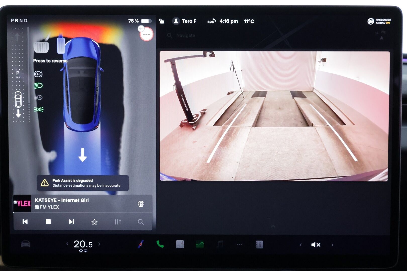 Tesla Model 3 2024 RWD * Koukku / ILP / Matrix LED / Viihdenäyttö / Lasikatto / P.kamera / Ilmastoidut nahat * - 1.Om Suomi-auto / Kahdet renkaat aluvanteilla - HULLUT AVAJAISHULINAT KORKOTARJOUS 3,29 %