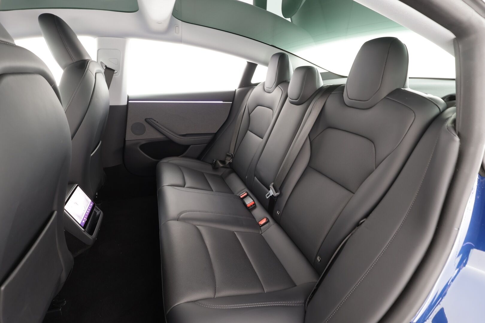 Tesla Model 3 2024 RWD * Koukku / ILP / Matrix LED / Viihdenäyttö / Lasikatto / P.kamera / Ilmastoidut nahat * - 1.Om Suomi-auto / Kahdet renkaat aluvanteilla - HULLUT AVAJAISHULINAT KORKOTARJOUS 3,29 %