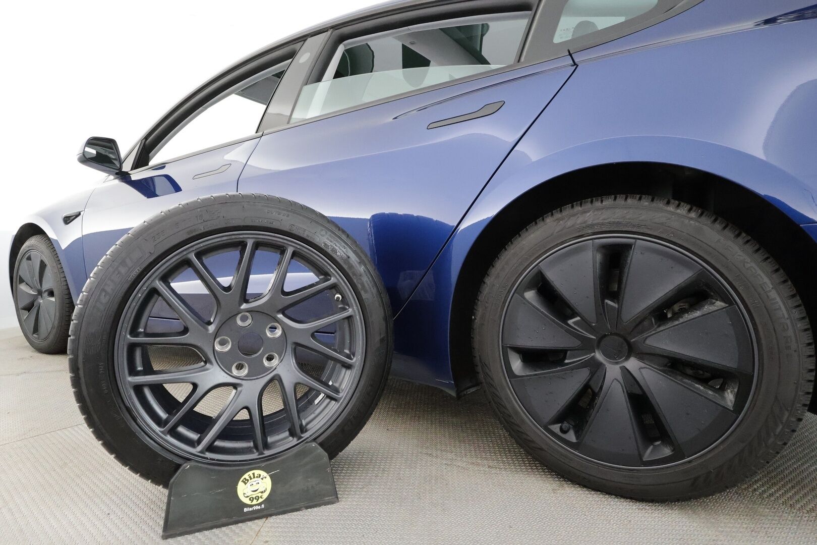 Tesla Model 3 2024 Rear-Wheel Drive * Koukku / ILP / Matrix LED / Viihdenäyttö / Lasikatto / P.kamera / Ilmastoidut nahat * - 1.Om Suomi-auto / Kahdet renkaat aluvanteilla 