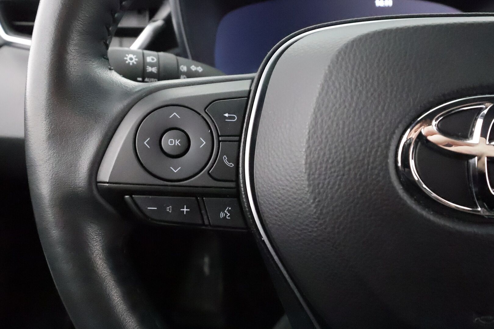 Toyota Corolla 2024 Touring Sports 1,8 Hybrid Limited Edition * ACC / P.kamera / LED / Puolinahat / Digimittaristo / Lohkolämmitin / Facelift * - 1.Om Suomi-auto / Kahdet renkaat aluvanteilla / Merkkihuollettu