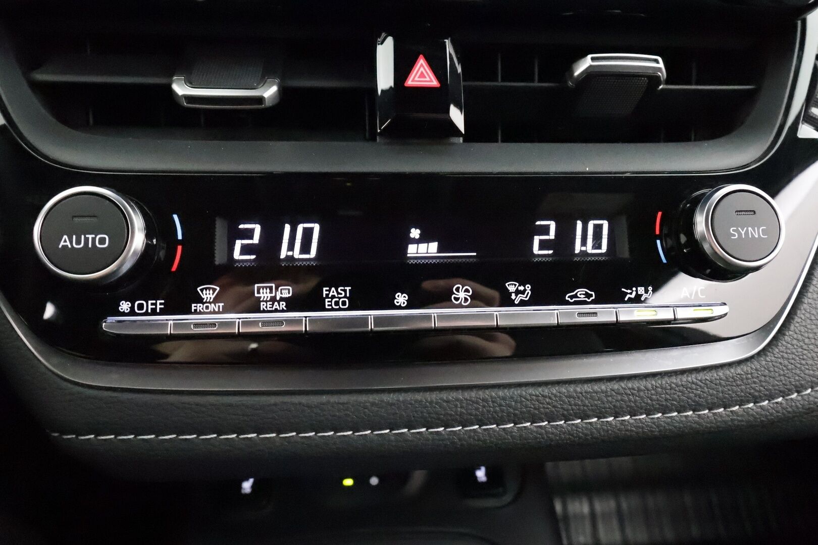 Toyota Corolla 2024 Touring Sports 1,8 Hybrid Limited Edition * ACC / P.kamera / LED / Puolinahat / Digimittaristo / Lohkolämmitin / Facelift * - 1.Om Suomi-auto / Kahdet renkaat aluvanteilla / Merkkihuollettu