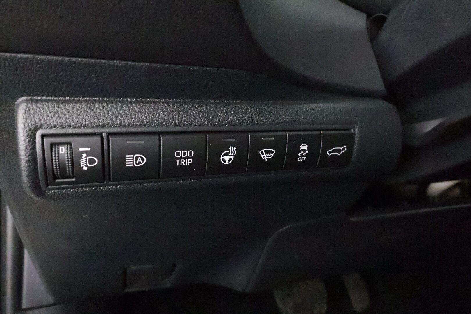 Toyota Corolla 2024 Touring Sports 1,8 Hybrid Limited Edition * ACC / P.kamera / LED / Puolinahat / Digimittaristo / Lohkolämmitin / Facelift * - 1.Om Suomi-auto / Kahdet renkaat aluvanteilla / Merkkihuollettu - HULLU BLACKWEEK KORKOTARJOUS 2,49%