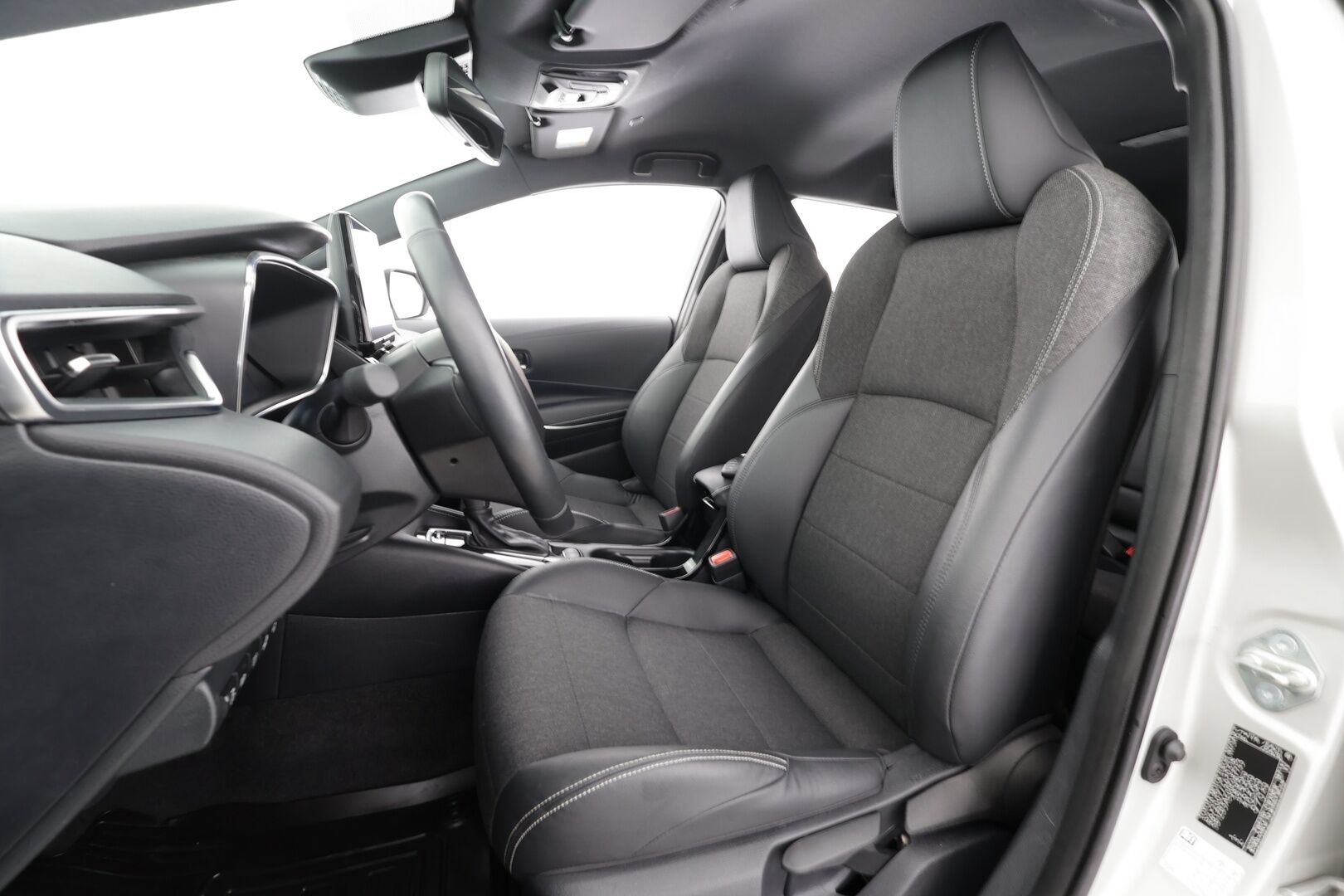 Toyota Corolla 2024 Touring Sports 1,8 Hybrid Limited Edition * ACC / P.kamera / LED / Puolinahat / Digimittaristo / Lohkolämmitin / Facelift * - 1.Om Suomi-auto / Kahdet renkaat aluvanteilla / Merkkihuollettu - HULLU BLACKWEEK KORKOTARJOUS 2,49%