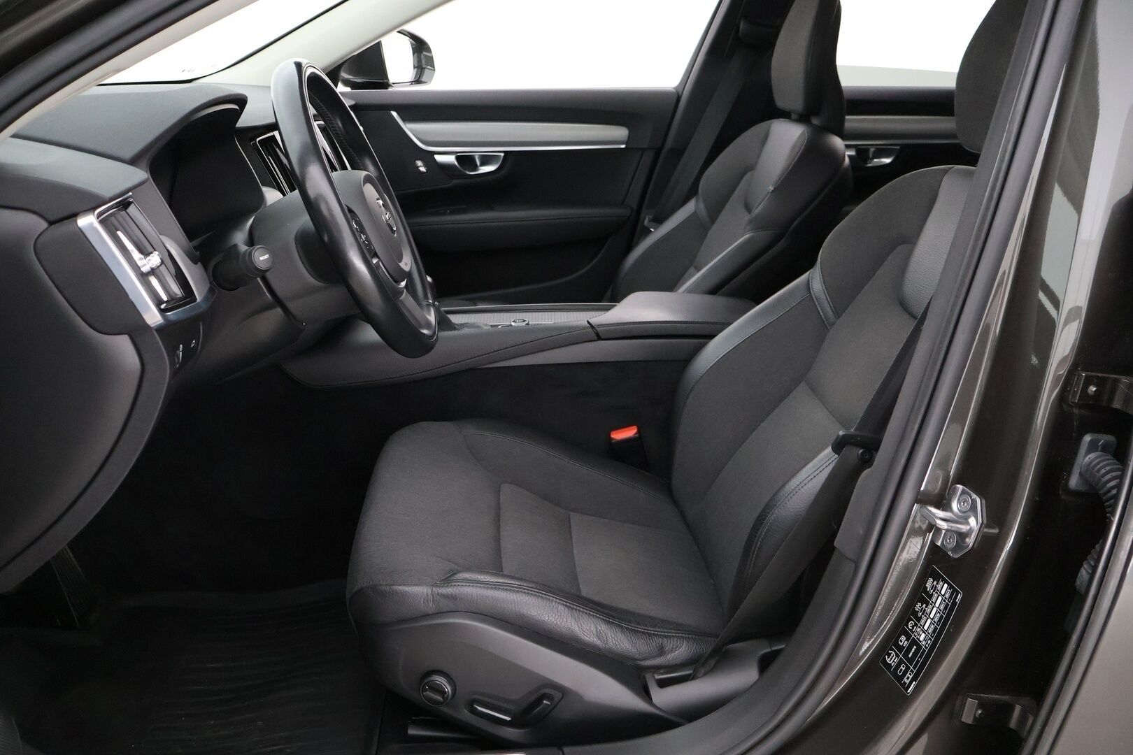 Volvo V90 2020 D4 Advanced Momentum aut. - Adapt.Vakkari | Webasto | Muistipenkki | Keyless | P.Kamera / Sähköluukku / Koukku