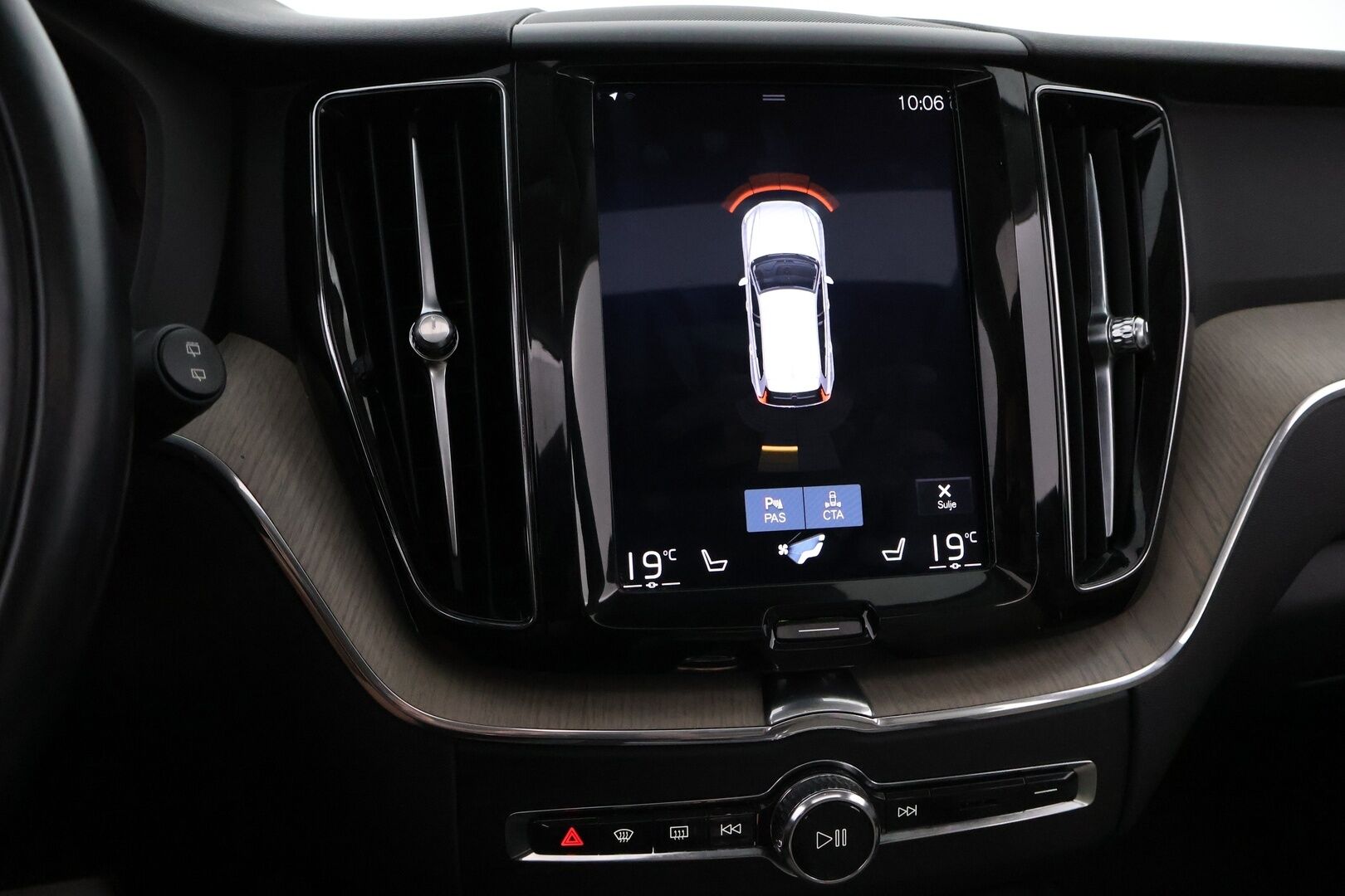 Volvo XC60 2018 T8 AWD Inscription aut - Webasto / Adapt.Vakkari / Vaaleat Nahat / High Perf.Audio / Ilma-alusta / BLIS / Sähköluukku / Ratinlämmitin / Juuri saapunut Tampereelle!