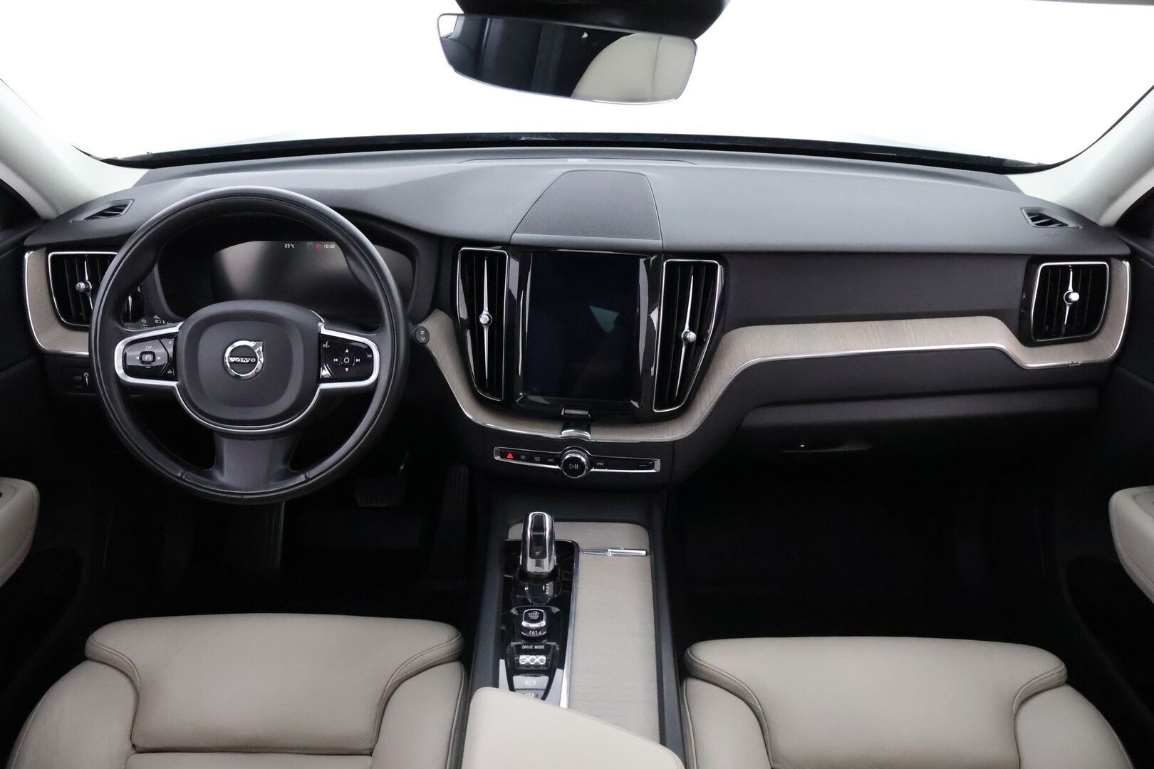 Volvo XC60 2018 T8 AWD Inscription aut - Webasto / Adapt.Vakkari / Vaaleat Nahat / High Perf.Audio / Ilma-alusta / BLIS / Sähköluukku / Ratinlämmitin / Juuri saapunut Tampereelle!
