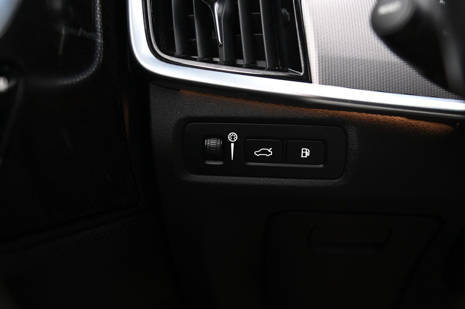 Volvo V90 2020 T8 Twin Engine AWD R-Design * Adapt.Vakkari / Webasto / Muistipenkki / H&K / P.Kamera / Keyless / BLIS / Full-LED / Koukku *