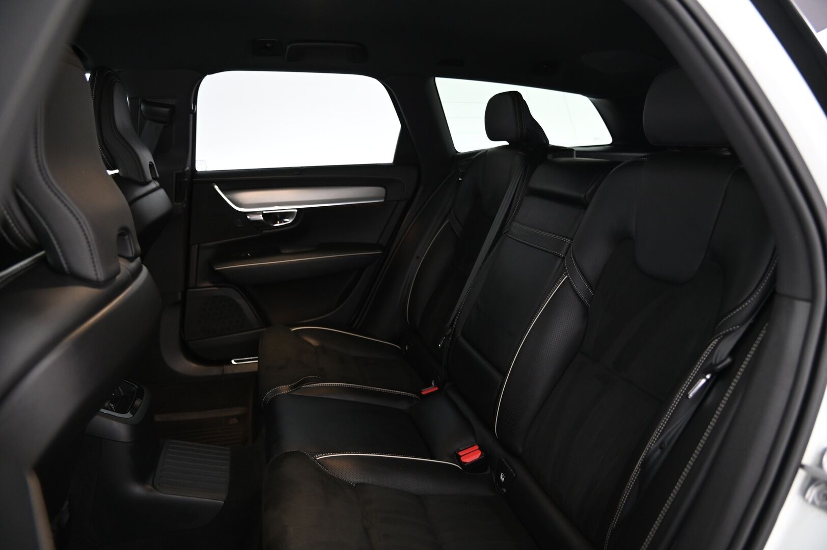 Volvo V90 2020 T8 Twin Engine AWD R-Design * Adapt.Vakkari / Webasto / Muistipenkki / H&K / P.Kamera / Keyless / BLIS / Full-LED / Koukku *