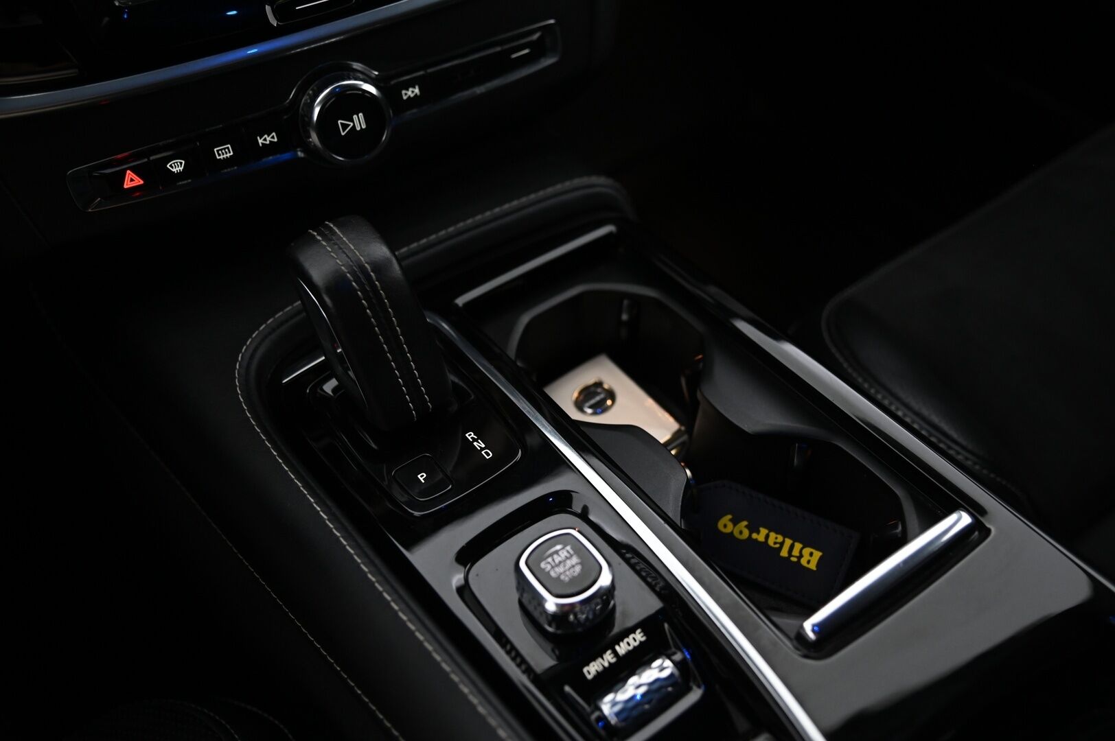 Volvo V90 2020 T8 Twin Engine AWD R-Design * Adapt.Vakkari / Webasto / Muistipenkki / H&K / P.Kamera / Keyless / BLIS / Full-LED / Koukku *