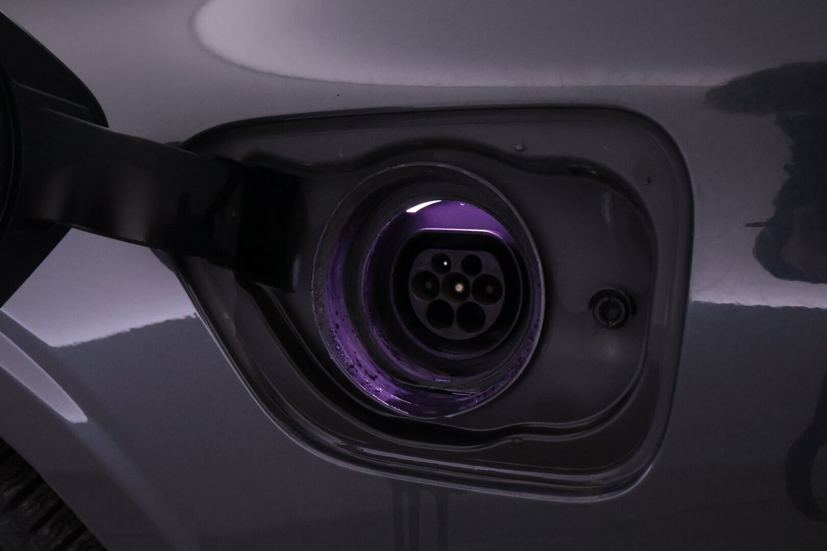 Volvo V60 2020 T8 TwE AWD R-Design aut. * ACC / Pilot Assist / Webasto / VOC / Muistipenkki / Koukku / Keyless / Sähkökontti * - Upea väri / Jakopää tehty 01/25 / Merkkihuollettu / Kahdet Volvo alut - HULLUT BLACKWEEK JATKOT - KORKOTARJOUS 2,49%