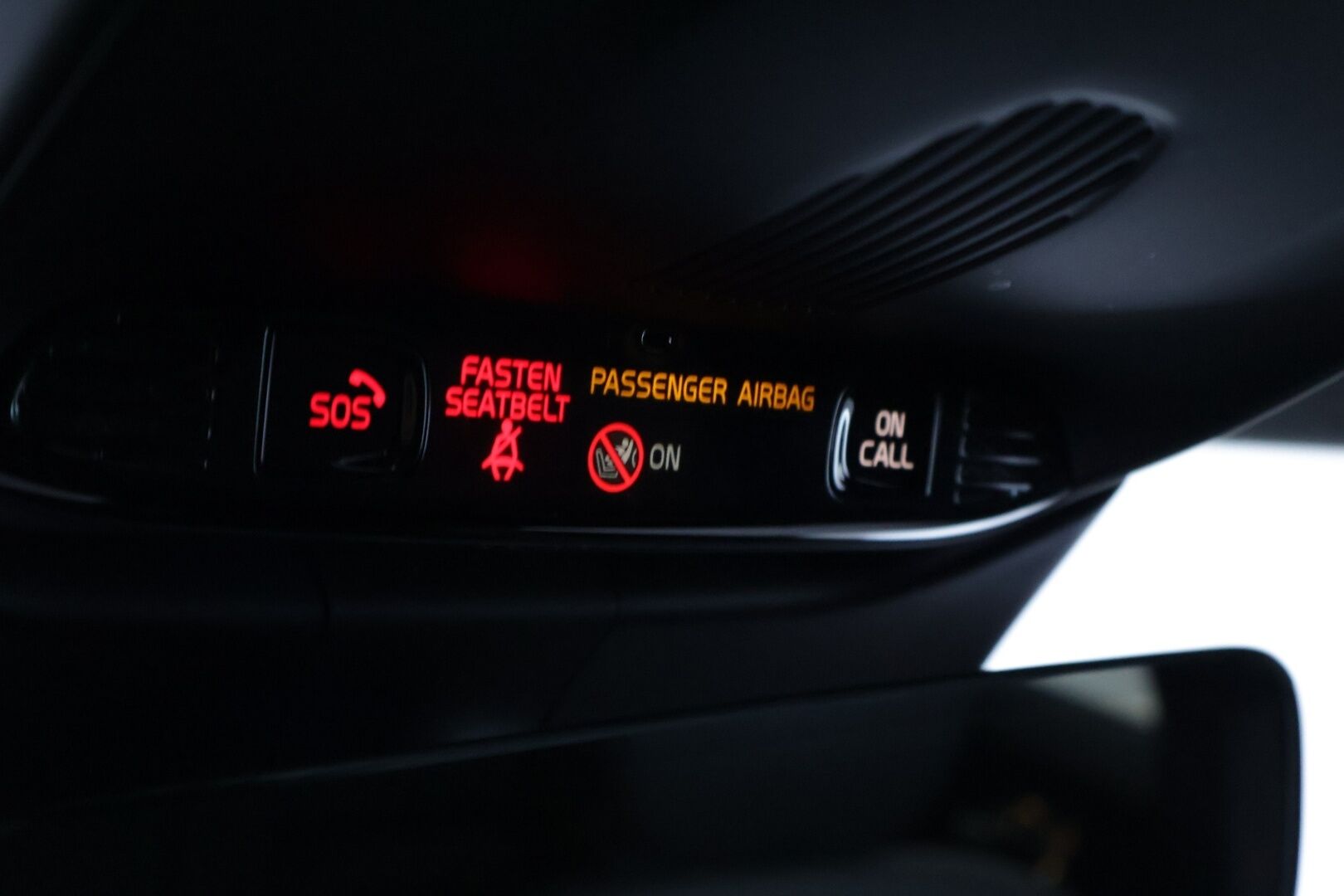 Volvo V60 2020 T8 TwE AWD R-Design aut. * ACC / Pilot Assist / Webasto / VOC / Muistipenkki / Koukku / Keyless / Sähkökontti * - Upea väri / Jakopää tehty 01/25 / Merkkihuollettu / Kahdet Volvo alut - HULLUT BLACKWEEK JATKOT - KORKOTARJOUS 2,49%