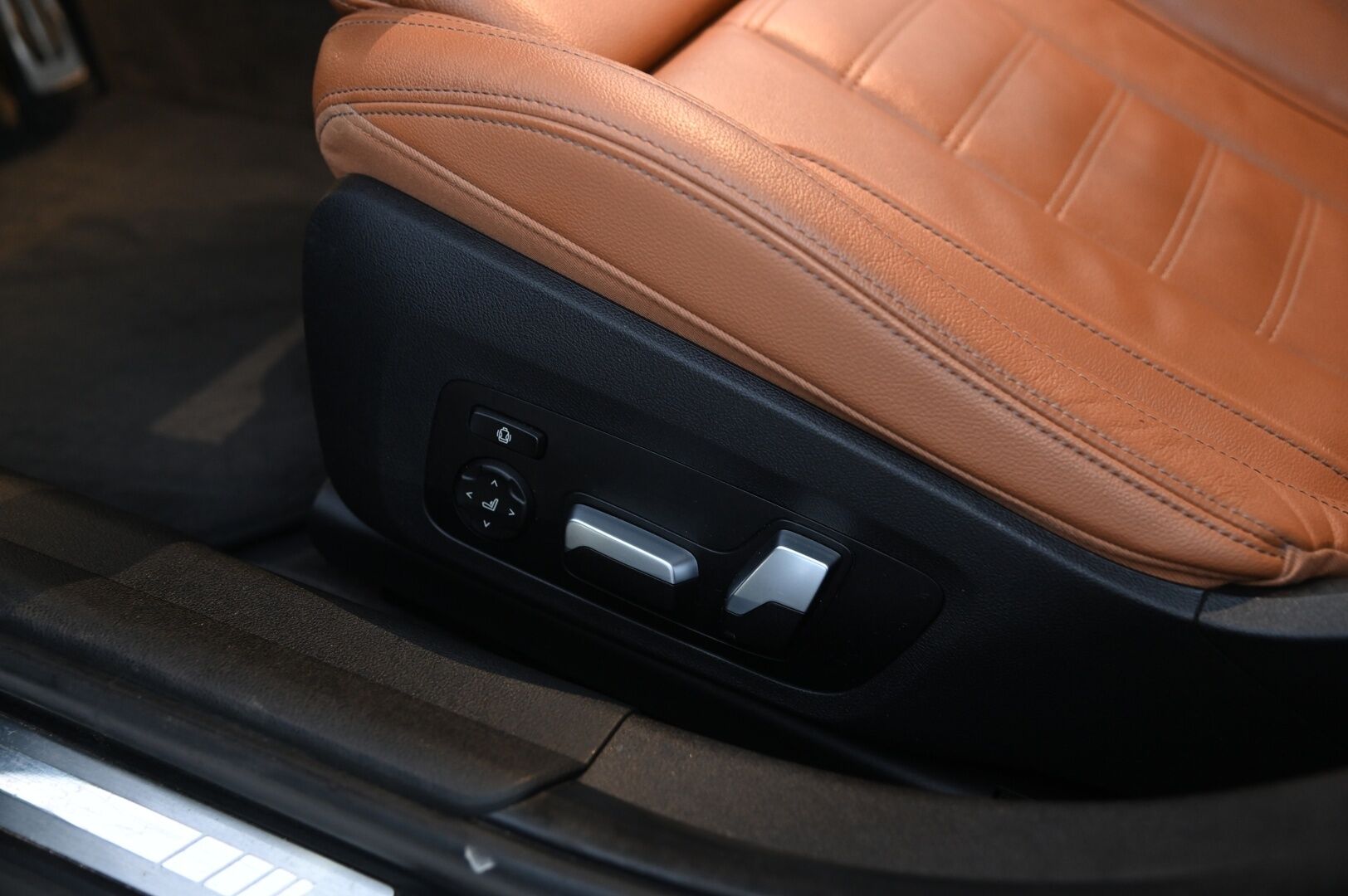 BMW 330 2020 G20 Sedan 330e Business M-Sport - 3,99 % KORKOTARJOUS TÄHÄN AUTOON - *HUD / Adapt.vakkari / H&K / Laser LED / 360 kamera / Muistipenkki