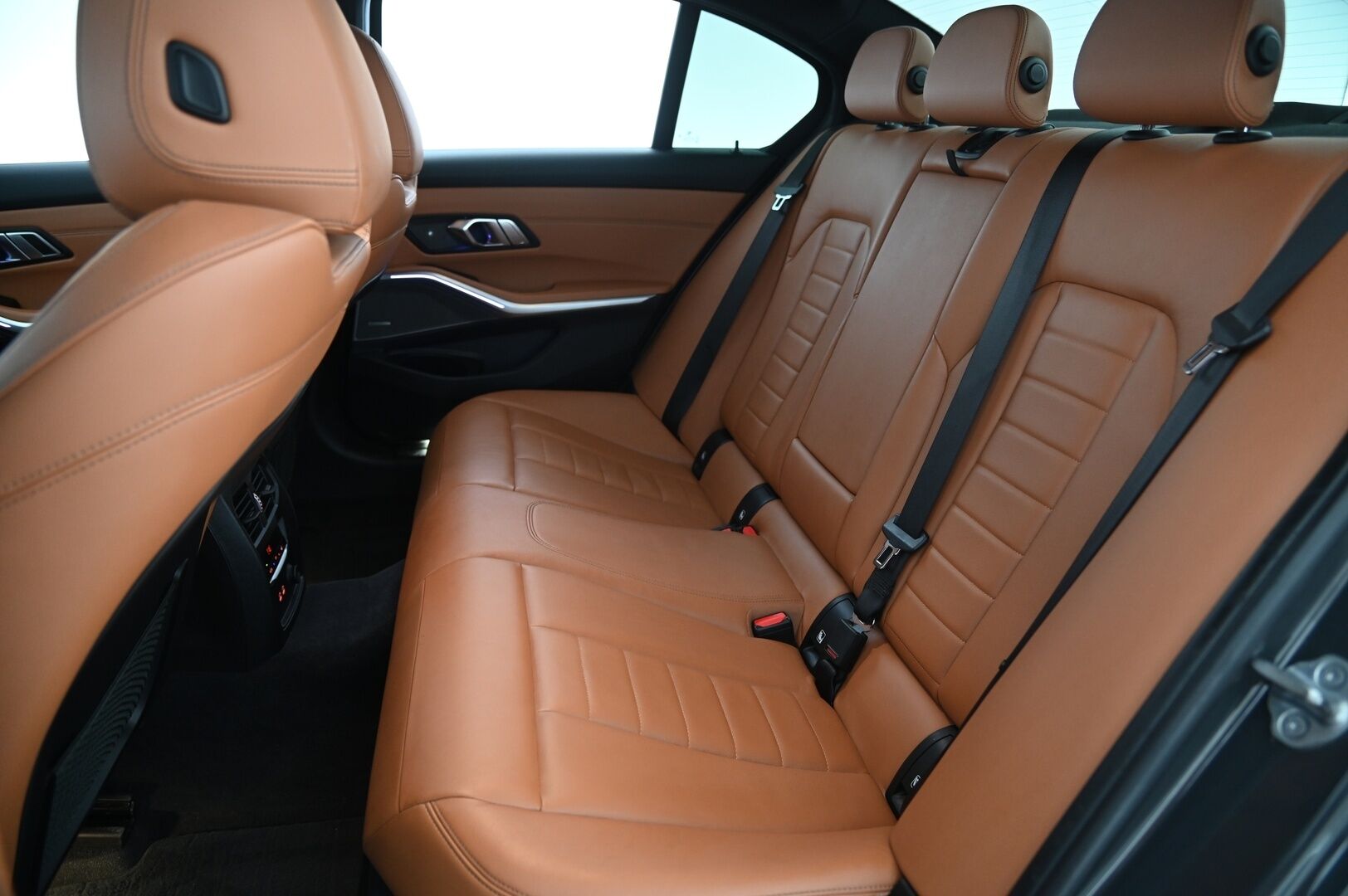 BMW 330 2020 G20 Sedan 330e Business M-Sport - 3,99 % KORKOTARJOUS TÄHÄN AUTOON - *HUD / Adapt.vakkari / H&K / Laser LED / 360 kamera / Muistipenkki