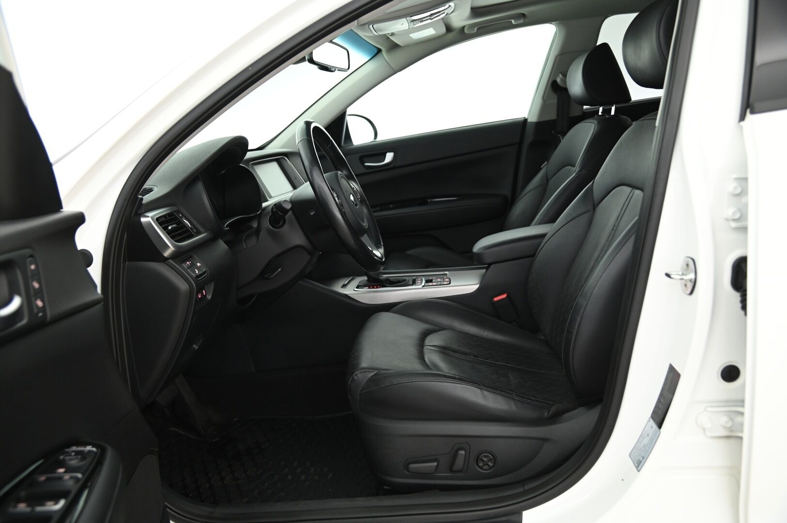 KIA OPTIMA 2018 2,0 GDI PHEV Business Luxury SW A/T * Adapt.Vakkari / Panorama / H&K / 360° / Ilmastoidut penkit / Keyless / Koukku* - Akusto uusittu / Kahdet renkaat vanteilla - HULLUT BLACKWEEK JATKOT - KORKOTARJOUS 2,49%