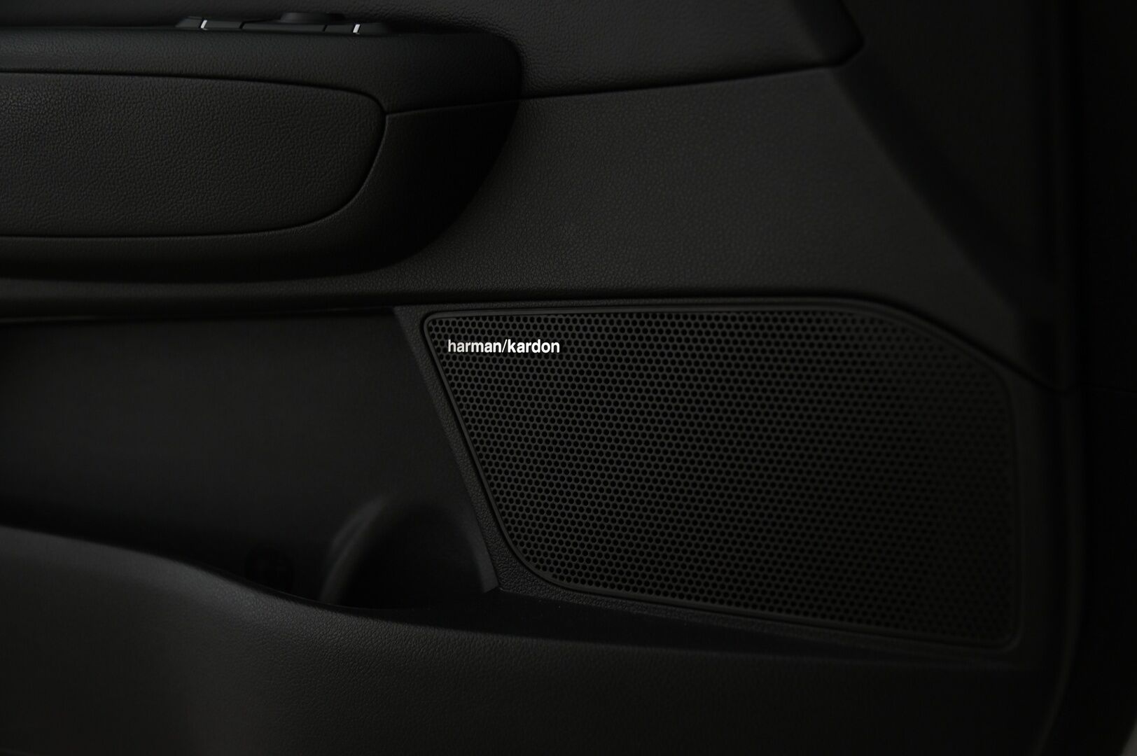 KIA OPTIMA 2018 2,0 GDI PHEV Business Luxury SW A/T * Adapt.Vakkari / Panorama / H&K / 360° / Ilmastoidut penkit / Keyless / Koukku* - Akusto uusittu / Kahdet renkaat vanteilla - HULLUT BLACKWEEK JATKOT - KORKOTARJOUS 2,49%