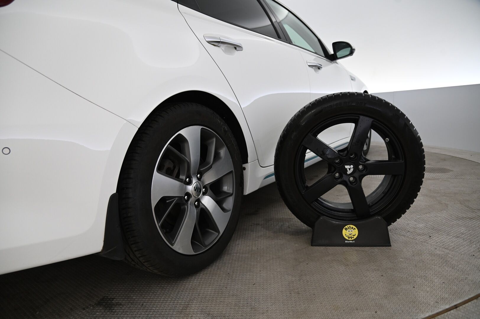 KIA OPTIMA 2018 2,0 GDI PHEV Business Luxury SW A/T * Adapt.Vakkari / Panorama / H&K / 360° / Ilmastoidut penkit / Keyless / Koukku* - Akusto uusittu / Kahdet renkaat vanteilla - HULLUT BLACKWEEK JATKOT - KORKOTARJOUS 2,49%