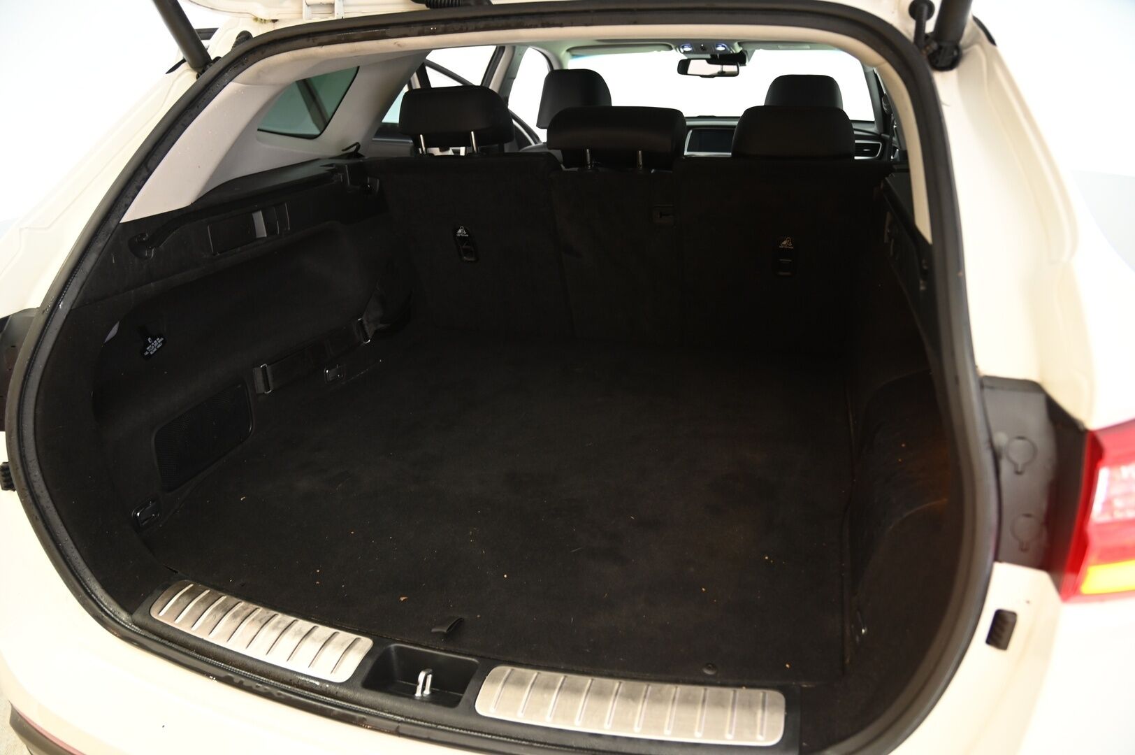 KIA OPTIMA 2018 2,0 GDI PHEV Business Luxury SW A/T * Adapt.Vakkari / Panorama / H&K / 360° / Ilmastoidut penkit / Keyless / Koukku* - Akusto uusittu / Kahdet renkaat vanteilla - HULLUT BLACKWEEK JATKOT - KORKOTARJOUS 2,49%