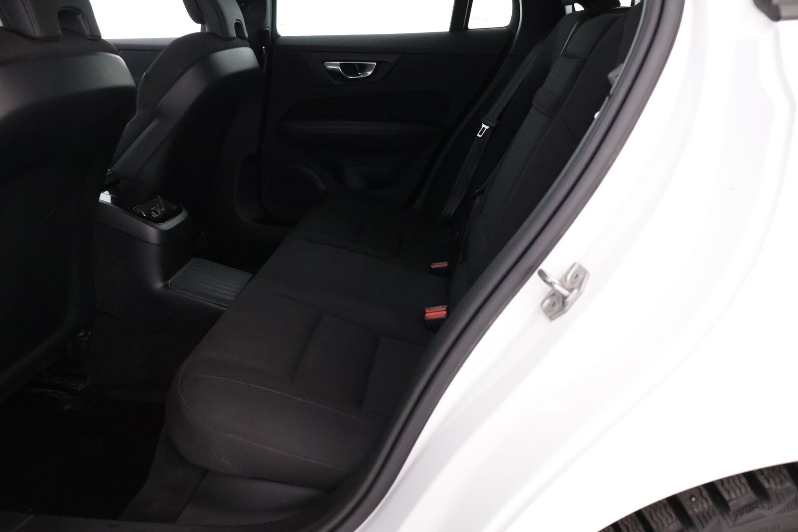 Volvo V60 2020 T6 TwE AWD Momentum aut. *Adapt.Vakkari / Webasto / Kaistavahti / P.Kamera / VOC / Koukku * - Jakohihna vaihdettu / Juuri huollettu / Michelin kesä- ja talvirenkaat