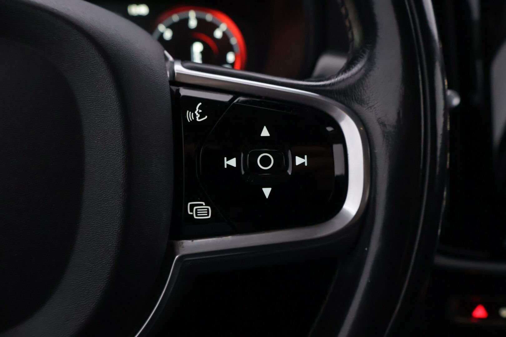Volvo V90 2017 D3 AWD Momentum aut - | Ei Adblue | ACC | Webasto | Koukku | P-Kamera | BLIS | Osanahat |