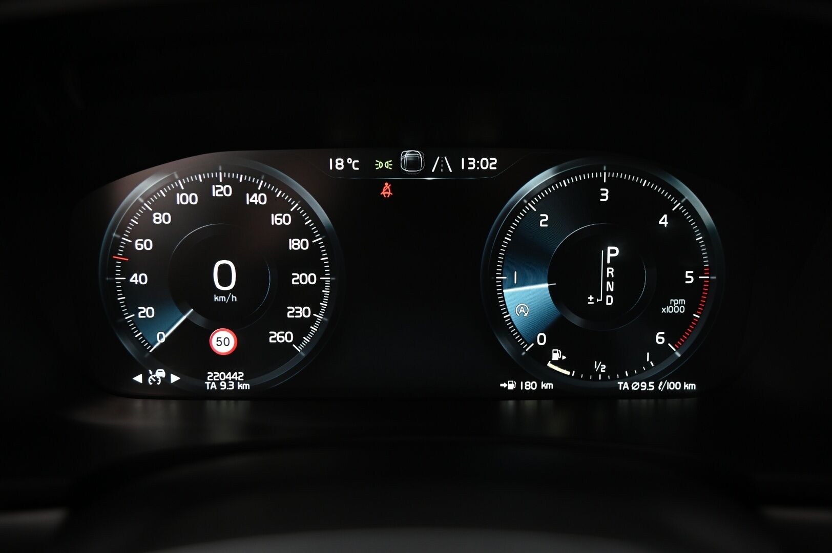 Volvo V90 2017 D3 AWD Momentum aut - Pilot Assist / Adapt. vakkari / Vetokoukku / Webasto / Peruutuskamera / BLIS / osanahat