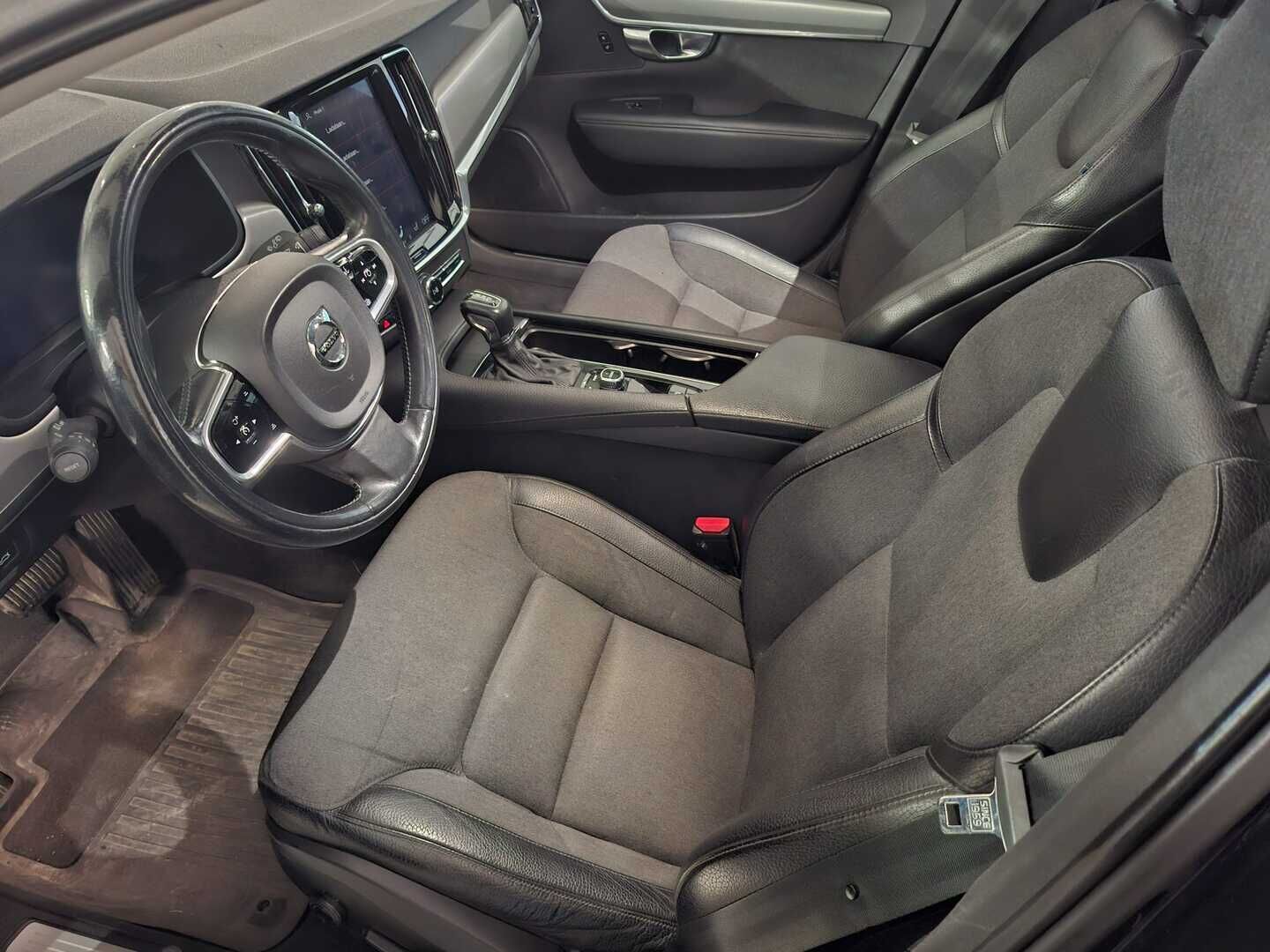 Volvo V90 2017 D3 AWD Momentum aut - | Ei Adblue | ACC | Webasto | Koukku | P-Kamera | BLIS | Osanahat |