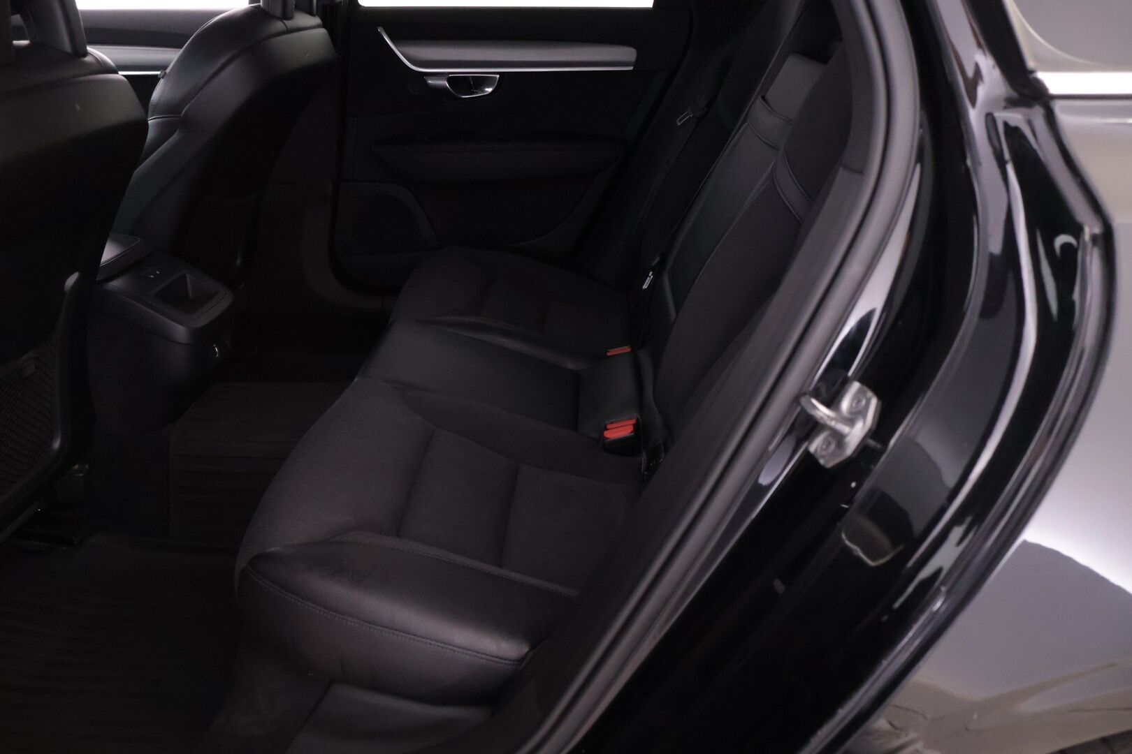 Volvo V90 2017 D3 AWD Momentum aut - | Ei Adblue | ACC | Webasto | Koukku | P-Kamera | BLIS | Osanahat |