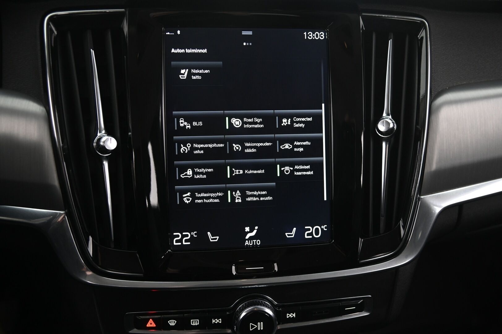 Volvo V90 2017 D3 AWD Momentum aut - Pilot Assist / Adapt. vakkari / Vetokoukku / Webasto / Peruutuskamera / BLIS / osanahat