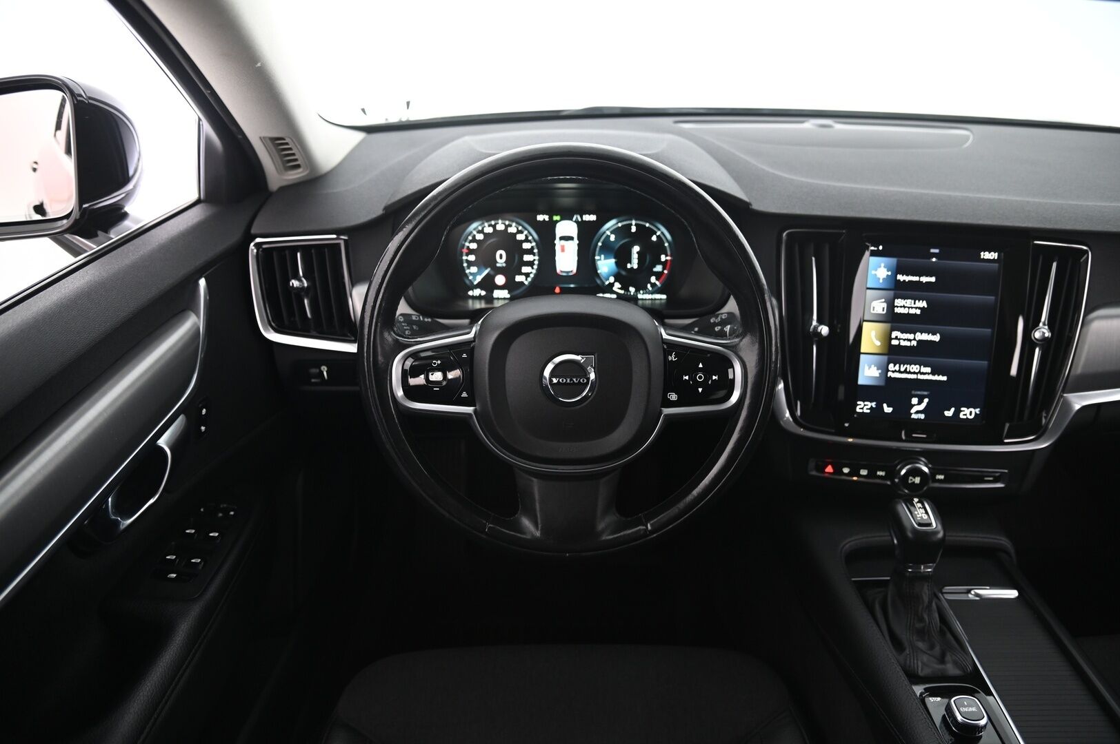 Volvo V90 2017 D3 AWD Momentum aut - Pilot Assist / Adapt. vakkari / Vetokoukku / Webasto / Peruutuskamera / BLIS / osanahat