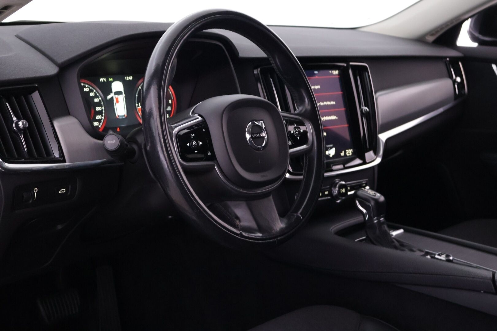 Volvo V90 2017 D3 AWD Momentum aut - | Ei Adblue | ACC | Webasto | Koukku | P-Kamera | BLIS | Osanahat |