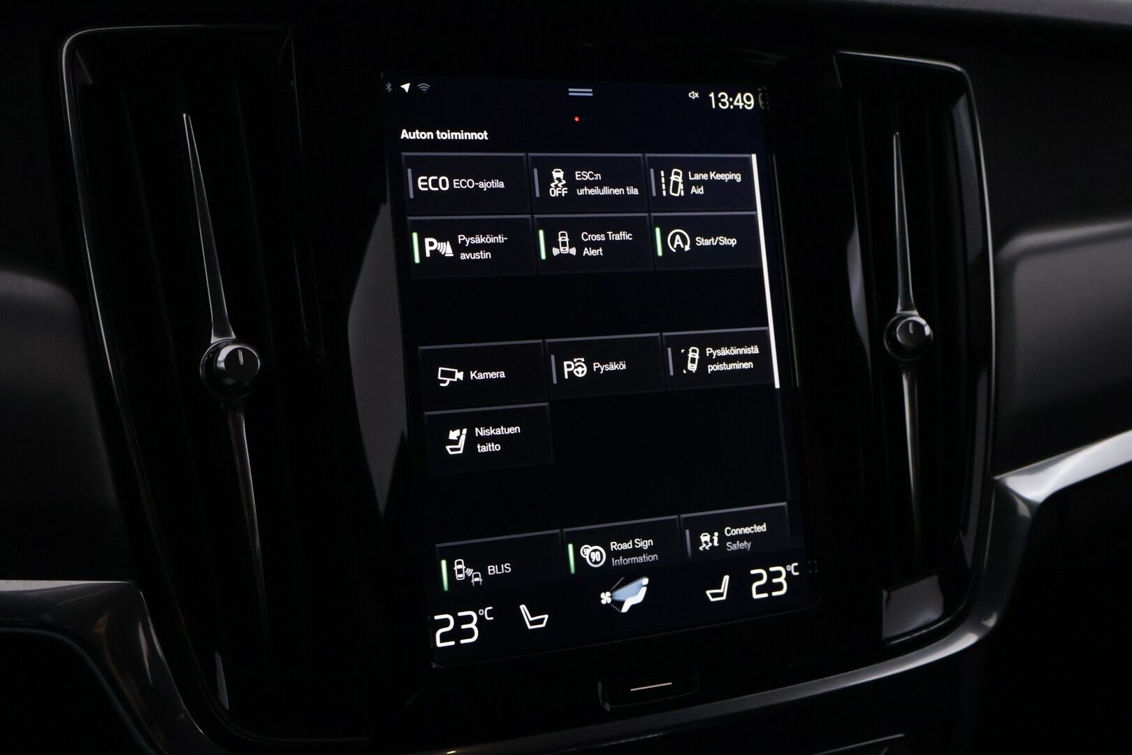Volvo V90 2017 D3 AWD Momentum aut - | Ei Adblue | ACC | Webasto | Koukku | P-Kamera | BLIS | Osanahat |