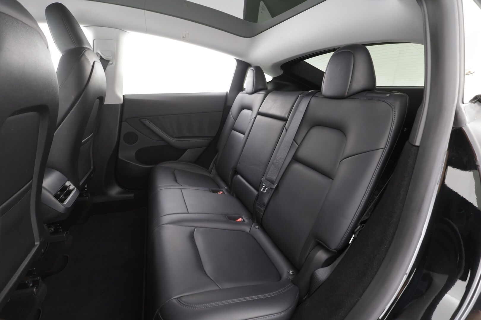 Tesla Model Y 2022 Performance - | Koukku | ILP | ACC | Lasikatto | Matrix-LED | P.Kamera | Muistipenkki | Premium Audio | Navi | Kaistavahti | Keyless | Kahdet renkaat | 