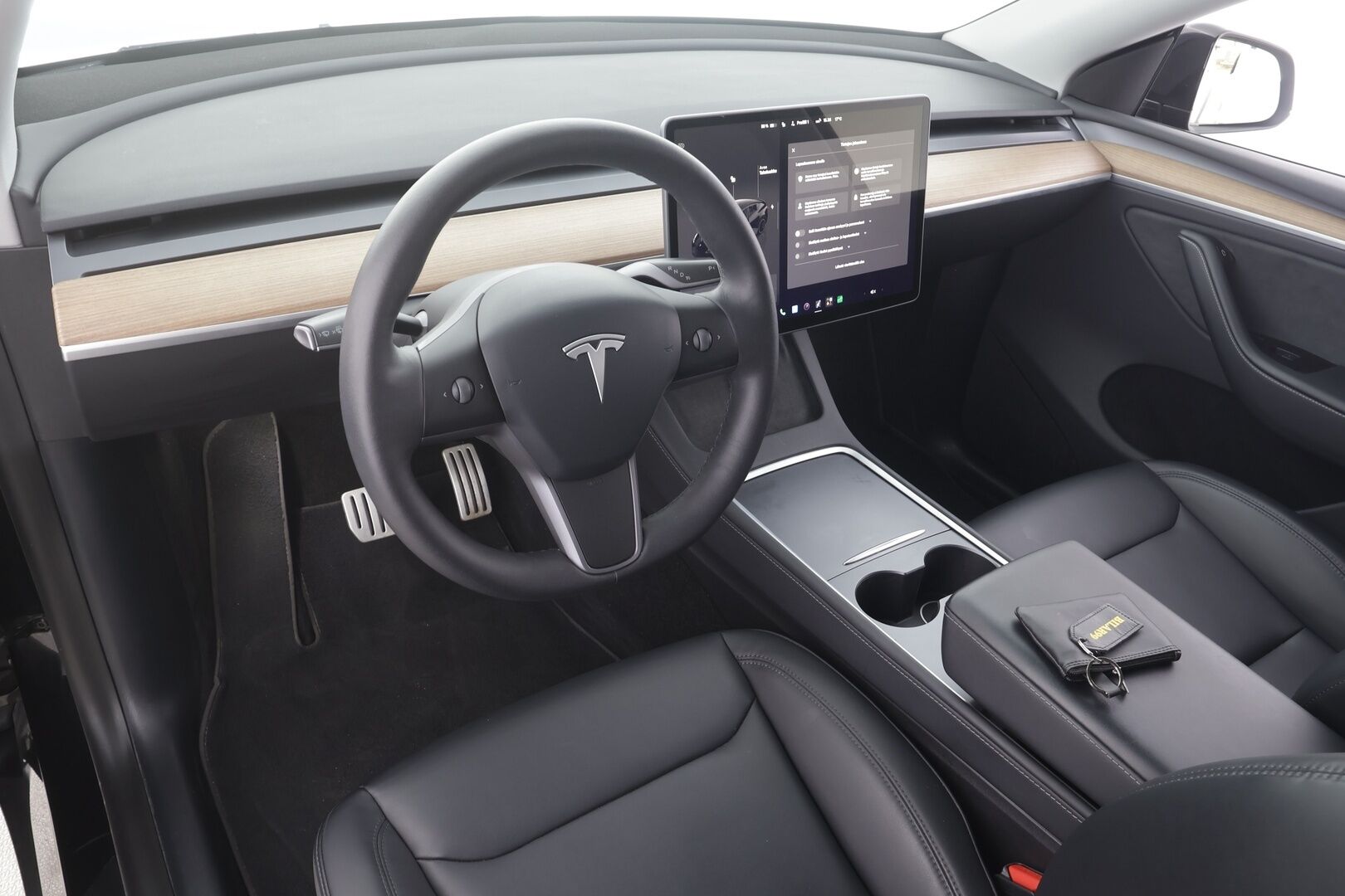 Tesla Model Y 2022 Performance - | Koukku | ILP | ACC | Lasikatto | Matrix-LED | P.Kamera | Muistipenkki | Premium Audio | Navi | Kaistavahti | Keyless | Kahdet renkaat | 