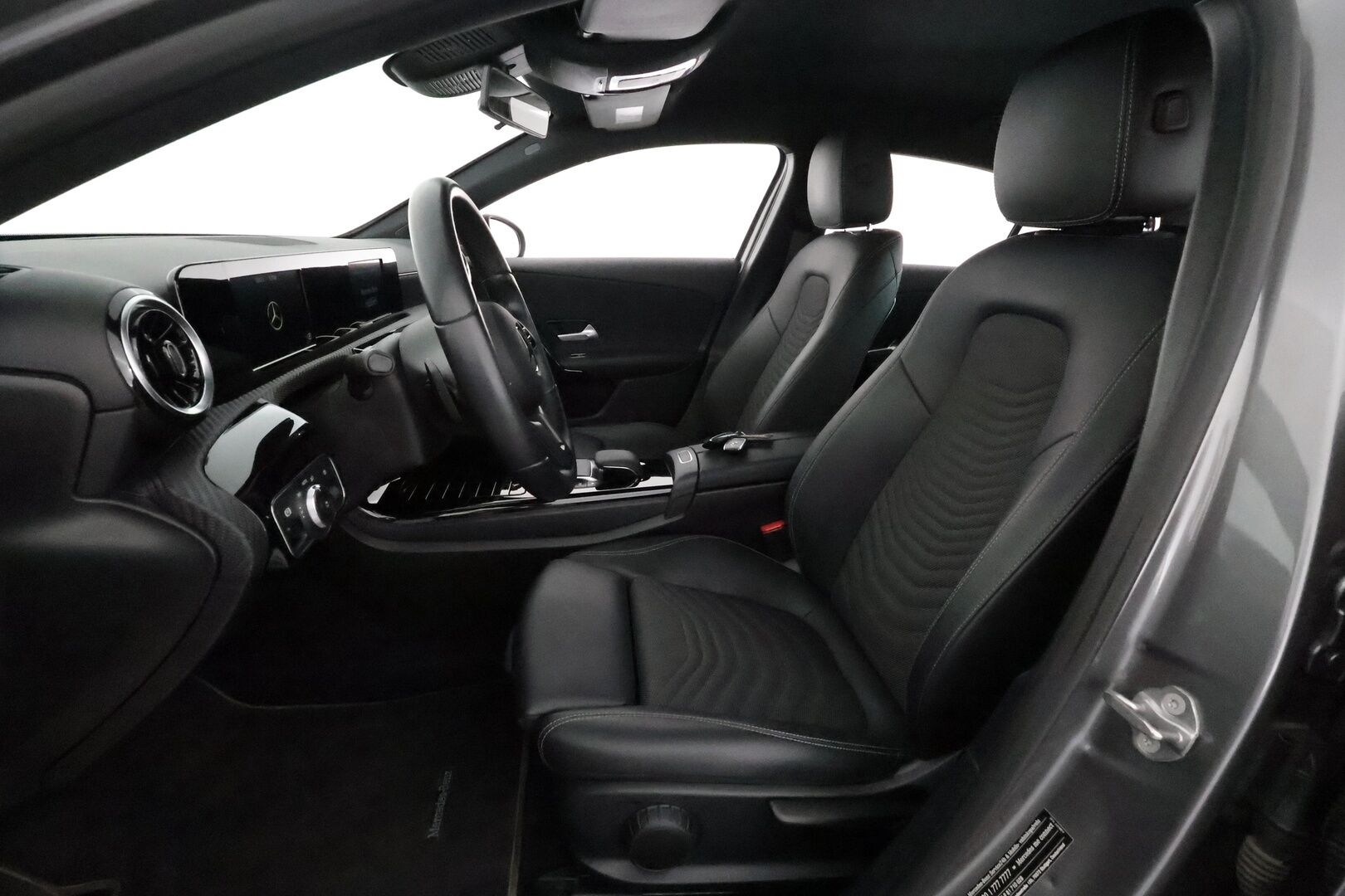 Mercedes-Benz A 2020 180 A sedan Business Style **LED-High Performance / P.kamera / Kaistavahti / Digimittaristo / Vakkari** - *1-om Suomi-auto / Kahdet Renkaat / Upea yksilö! 