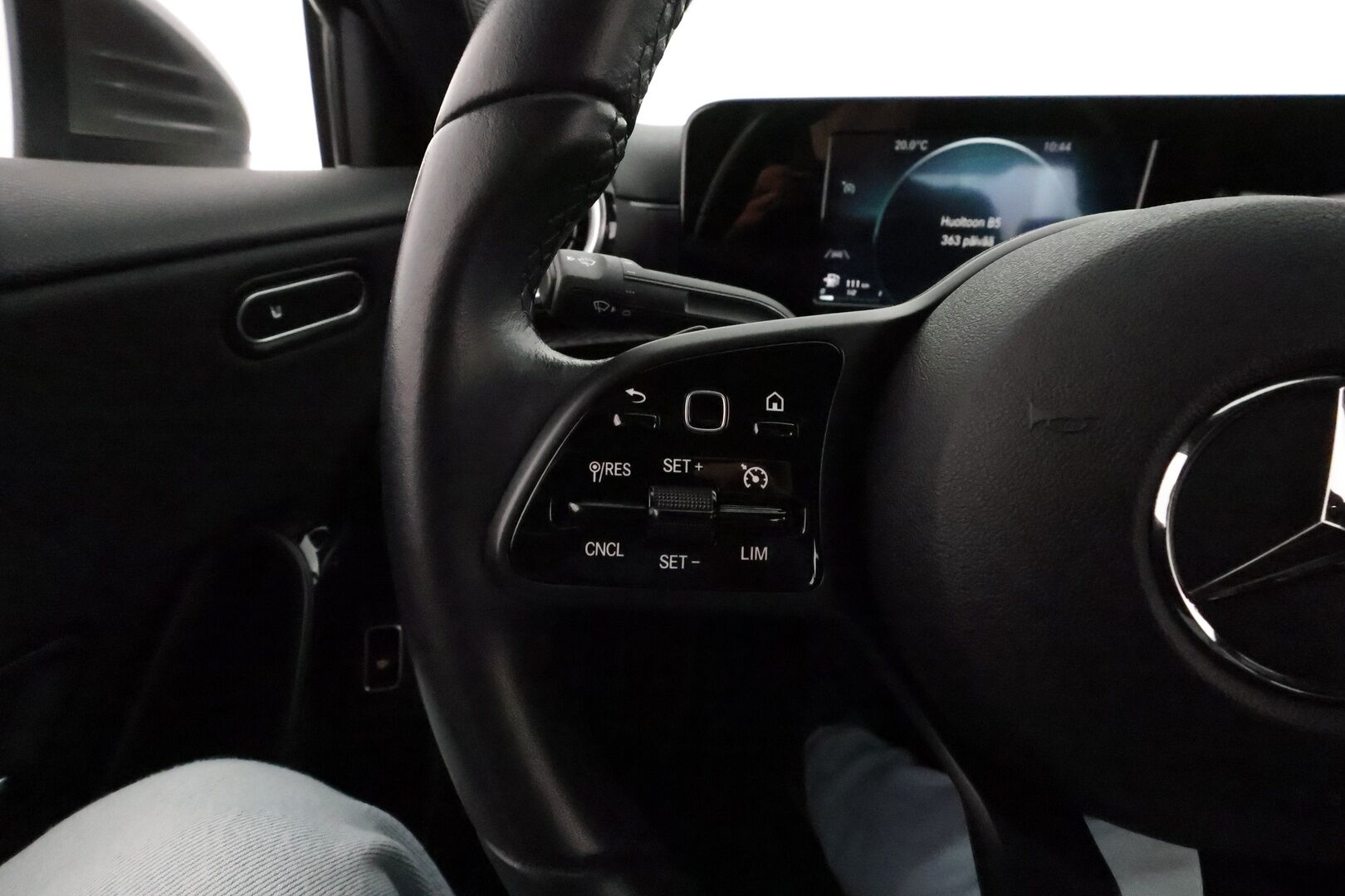 Mercedes-Benz A 2020 180 A sedan Business Style **LED-High Performance / P.kamera / Kaistavahti / Digimittaristo / Vakkari** - *1-om Suomi-auto / Kahdet Renkaat / Upea yksilö! 