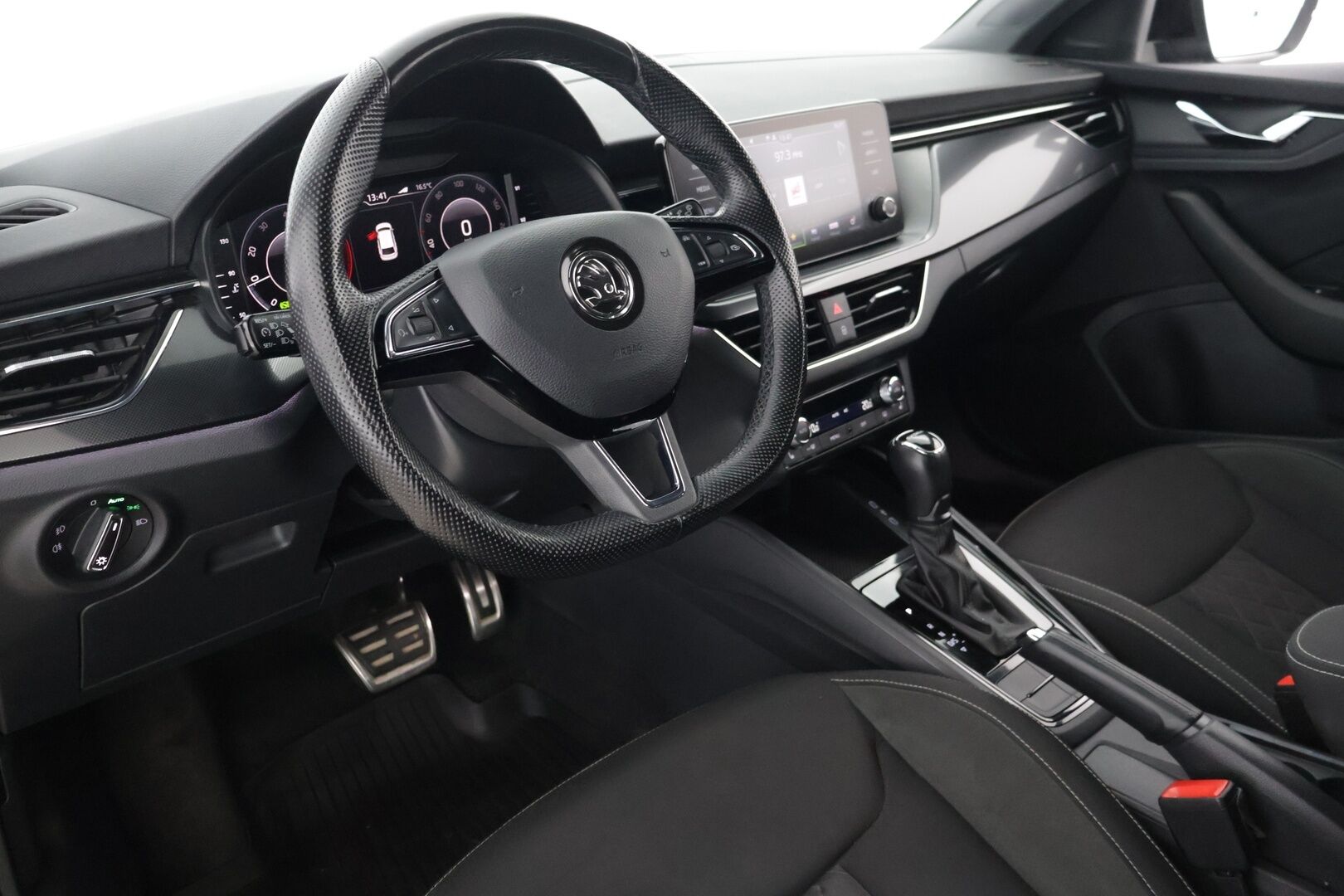 Skoda Scala 2020 1,5 TSI Style DSG Autom. **1.OM Suomi-auto / Navi / Keyless / Digimittaristo** - Juuri katsastettu / 2 Renkaat / Levyt ja palat juuri vaihdettu taakse * - Osta nyt, maksa vasta ensi vuonna