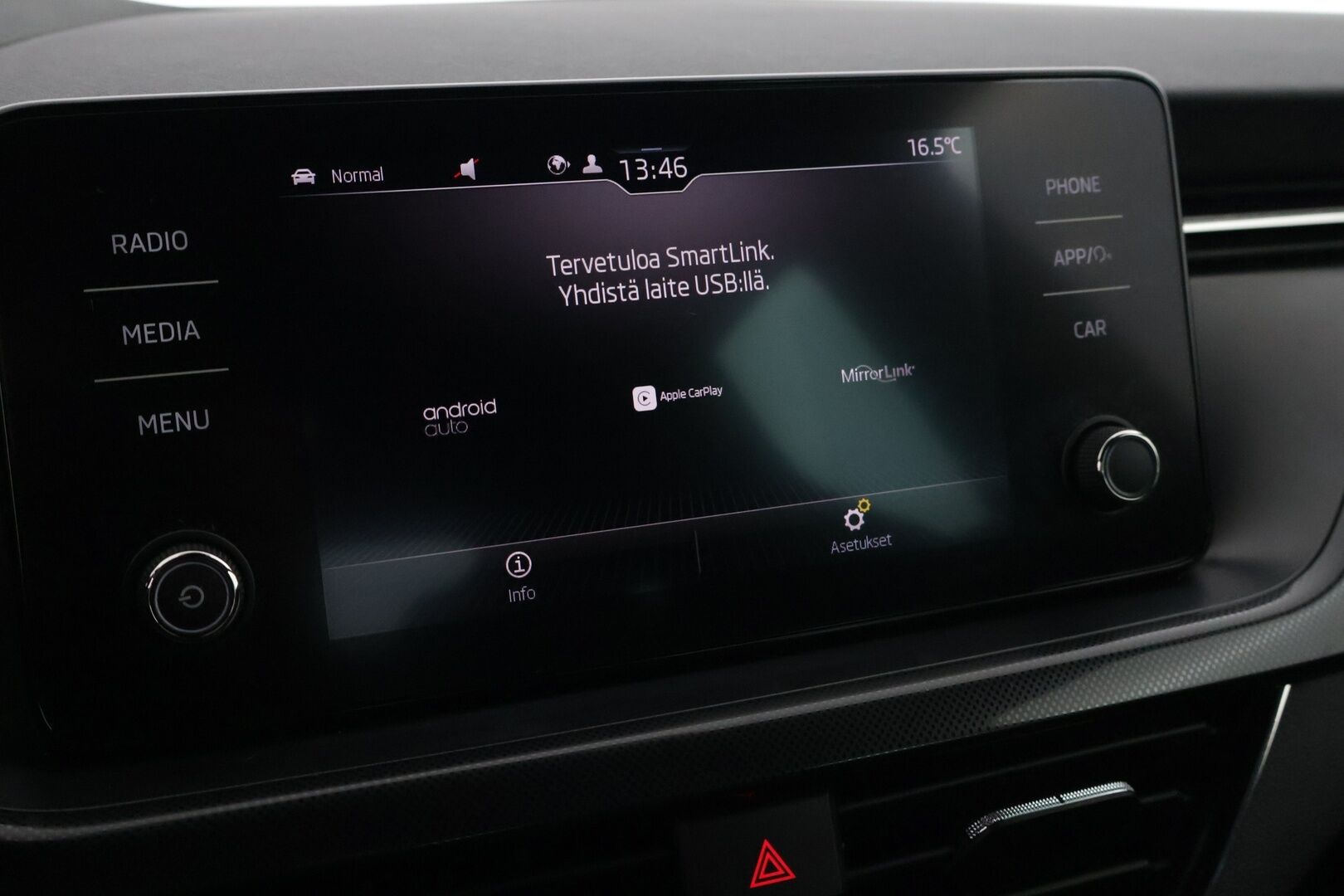 Skoda Scala 2020 1,5 TSI Style DSG Autom. **1.OM Suomi-auto / Navi / Keyless / Digimittaristo** - Juuri katsastettu / 2 Renkaat / Levyt ja palat juuri vaihdettu taakse * - Osta nyt, maksa vasta ensi vuonna