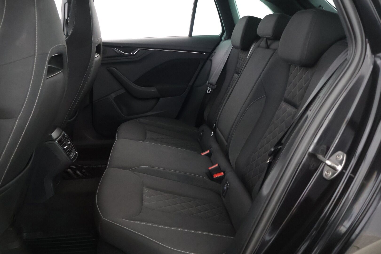 Skoda Scala 2020 1,5 TSI Style DSG Autom. **1.OM Suomi-auto / Navi / Keyless / Digimittaristo** - Juuri katsastettu / 2 Renkaat / Levyt ja palat juuri vaihdettu taakse * - Osta nyt, maksa vasta ensi vuonna