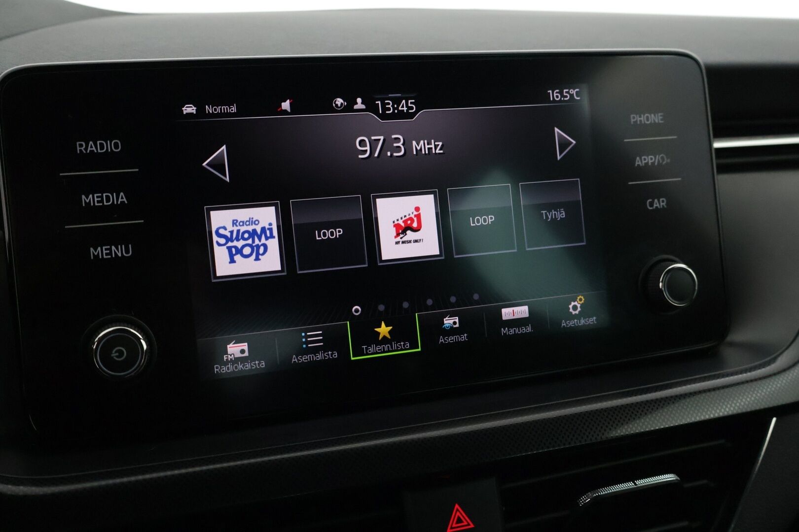 Skoda Scala 2020 1,5 TSI Style DSG Autom. **1.OM Suomi-auto / Navi / Keyless / Digimittaristo** - Juuri katsastettu / 2 Renkaat / Levyt ja palat juuri vaihdettu taakse * - Osta nyt, maksa vasta ensi vuonna