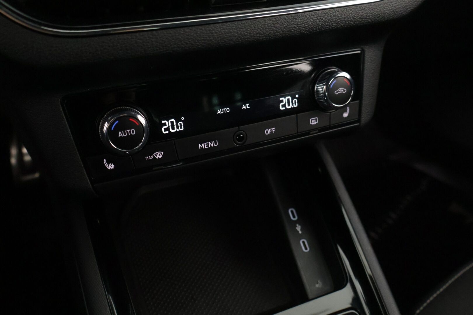 Skoda Scala 2020 1,5 TSI Style DSG Autom. **1.OM Suomi-auto / Navi / Keyless / Digimittaristo** - Juuri katsastettu / 2 Renkaat / Levyt ja palat juuri vaihdettu taakse * - Osta nyt, maksa vasta ensi vuonna