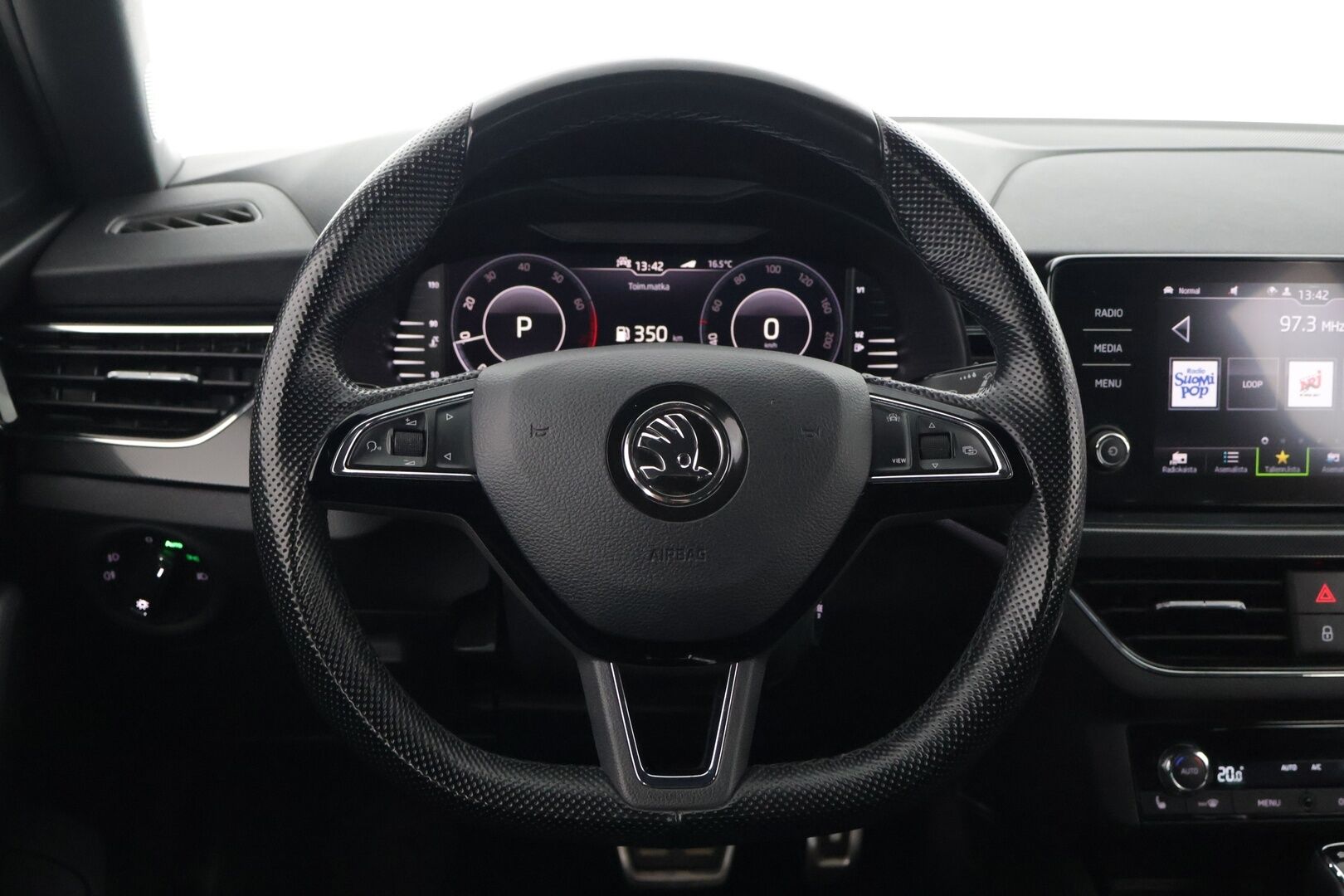 Skoda Scala 2020 1,5 TSI Style DSG Autom. **1.OM Suomi-auto / Navi / Keyless / Digimittaristo** - Juuri katsastettu / 2 Renkaat / Levyt ja palat juuri vaihdettu taakse * - Osta nyt, maksa vasta ensi vuonna