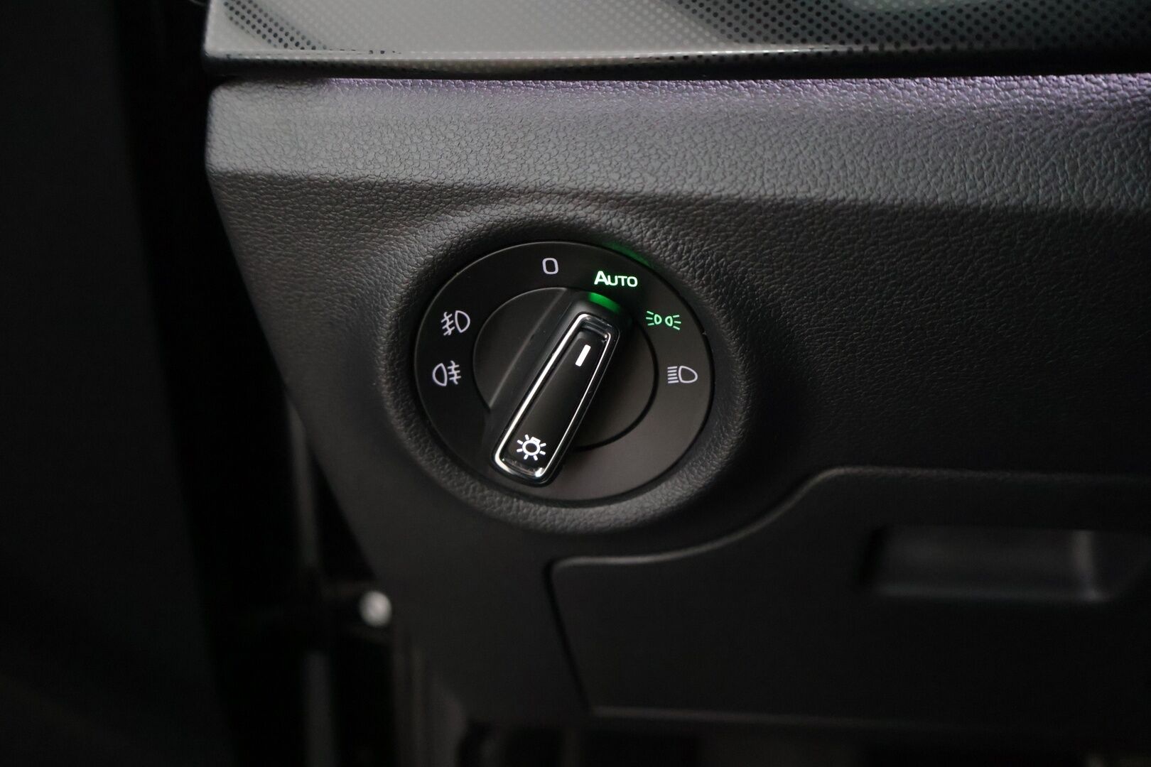 Skoda Scala 2020 1,5 TSI Style DSG Autom. **1.OM Suomi-auto / Navi / Keyless / Digimittaristo** - Juuri katsastettu / 2 Renkaat / Levyt ja palat juuri vaihdettu taakse * - Osta nyt, maksa vasta ensi vuonna